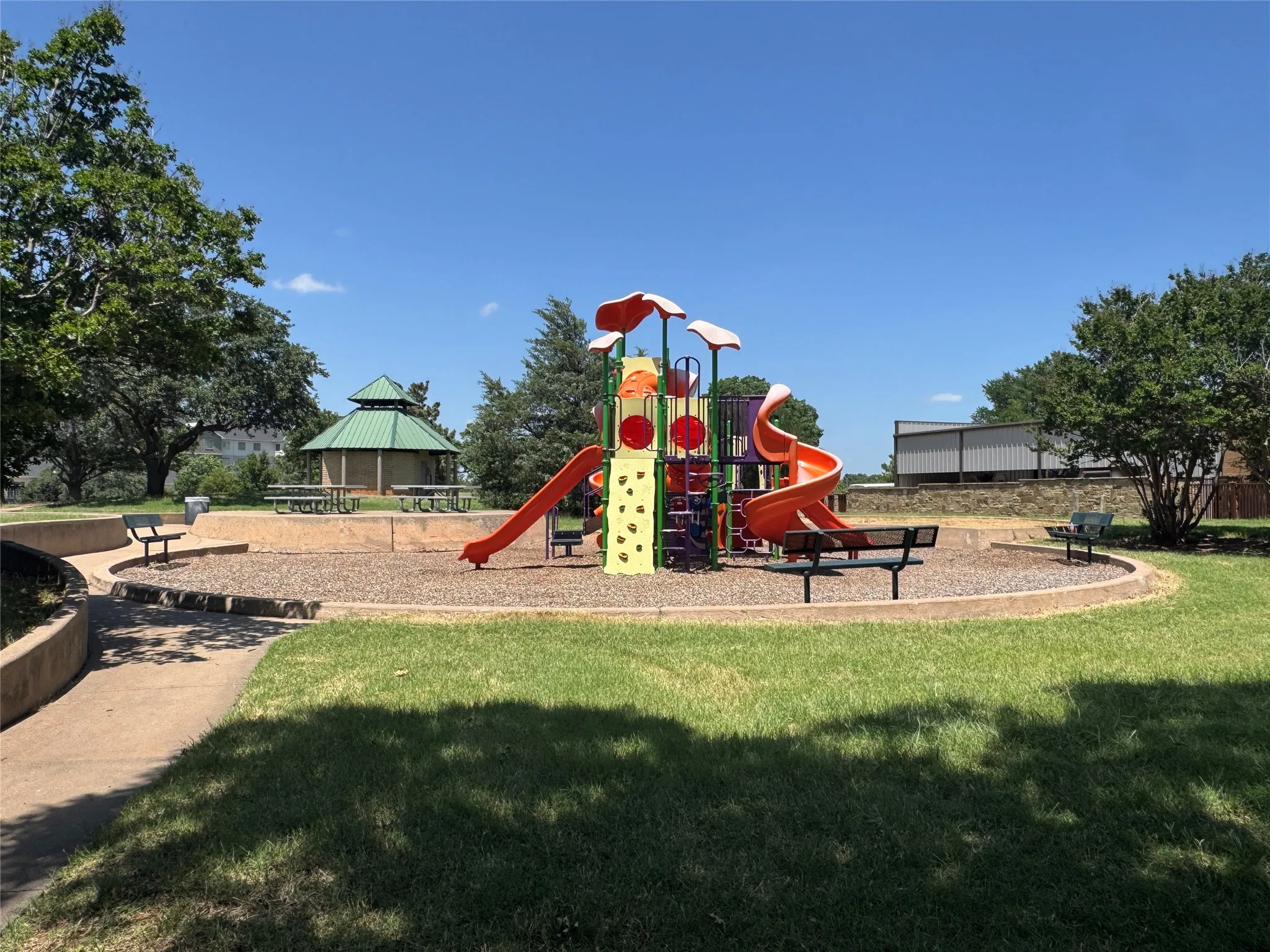 Single Family Residence For Sale in Wichita County , 2614 San Simeon Drive, Wichita Falls, Texas 76308, 4 Bedroom, 3 Bathroom, 2 Garage spaces, 4,004 Sqft, built in 1983, mls#21362629, Real Estate Agent in Wichita Falls, Homes For Sale in Wichita county, Homes For Sale in Wichita Falls, Realtor in Wichita Falls Texas, Real Estate Brokerage Independent Realty Texas, Luminita Cordes Realtor