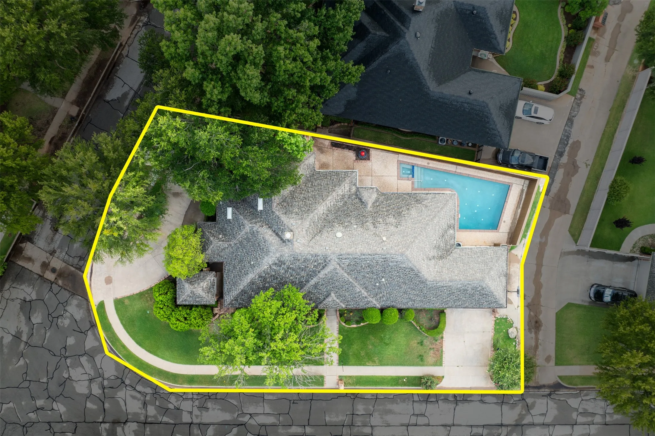 Single Family Residence For Sale in Wichita County , 2614 San Simeon Drive, Wichita Falls, Texas 76308, 4 Bedroom, 3 Bathroom, 2 Garage spaces, 4,004 Sqft, built in 1983, mls#21362629, Real Estate Agent in Wichita Falls, Homes For Sale in Wichita county, Homes For Sale in Wichita Falls, Realtor in Wichita Falls Texas, Real Estate Brokerage Independent Realty Texas, Luminita Cordes Realtor