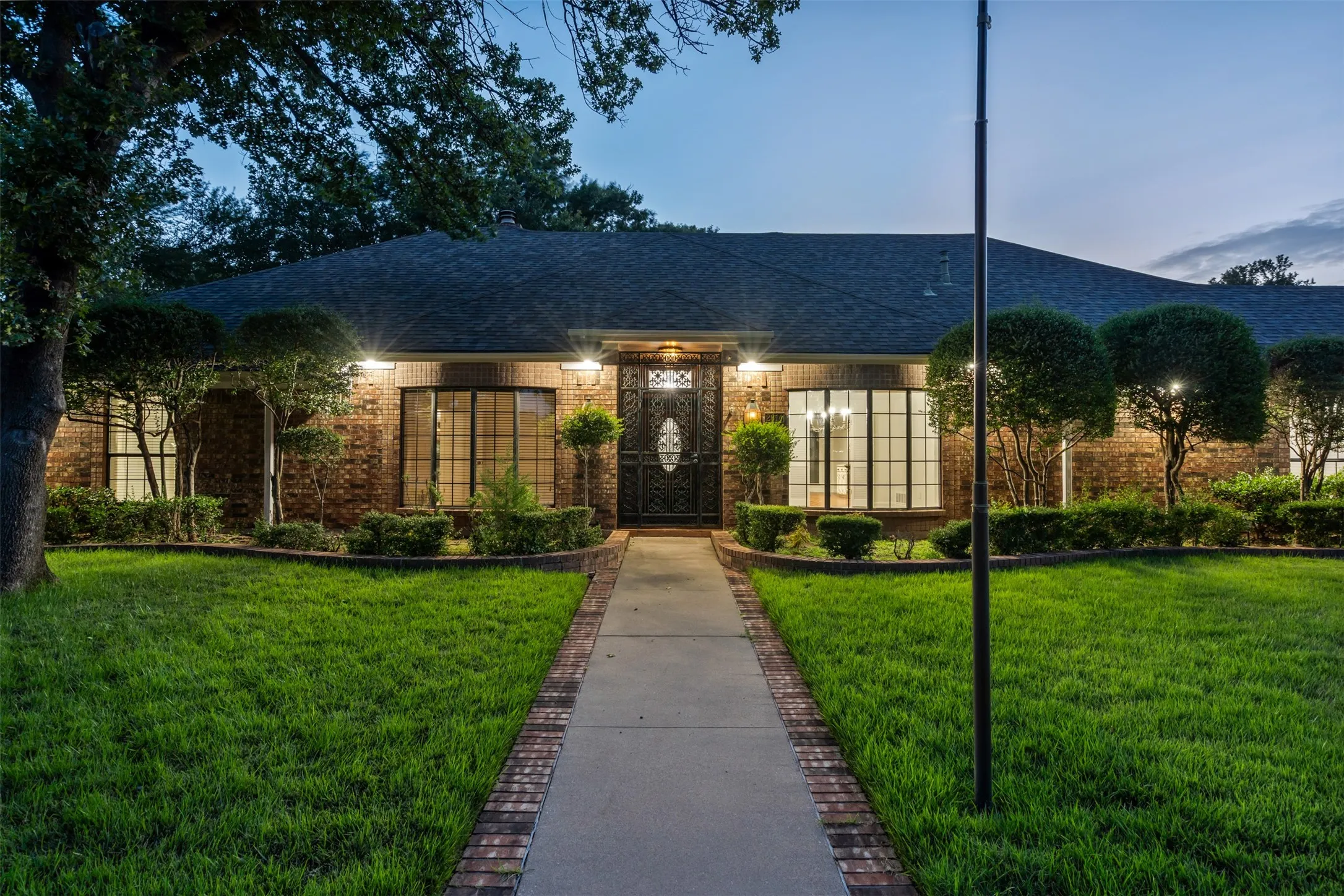 Single Family Residence For Sale in Wichita County , 2614 San Simeon Drive, Wichita Falls, Texas 76308, 4 Bedroom, 3 Bathroom, 2 Garage spaces, 4,004 Sqft, built in 1983, mls#21362629, Real Estate Agent in Wichita Falls, Homes For Sale in Wichita county, Homes For Sale in Wichita Falls, Realtor in Wichita Falls Texas, Real Estate Brokerage Independent Realty Texas, Luminita Cordes Realtor