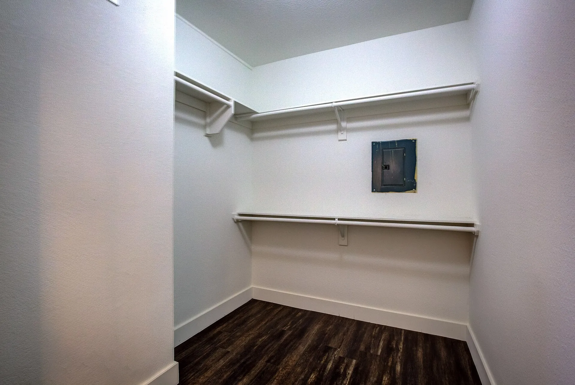 Apartment For Rent in Dallas County , 615 N Marsalis Avenue 3, Dallas, Texas 75203, 1 Bedroom, 1 Bathroom, Garage spaces, 420 Sqft, built in 1926, mls#21363321, Real Estate Agent in Dallas, Homes For Rent in Dallas county, Homes For Rent in Dallas, Realtor in Dallas Texas, Real Estate Brokerage Independent Realty Texas, Luminita Cordes Realtor