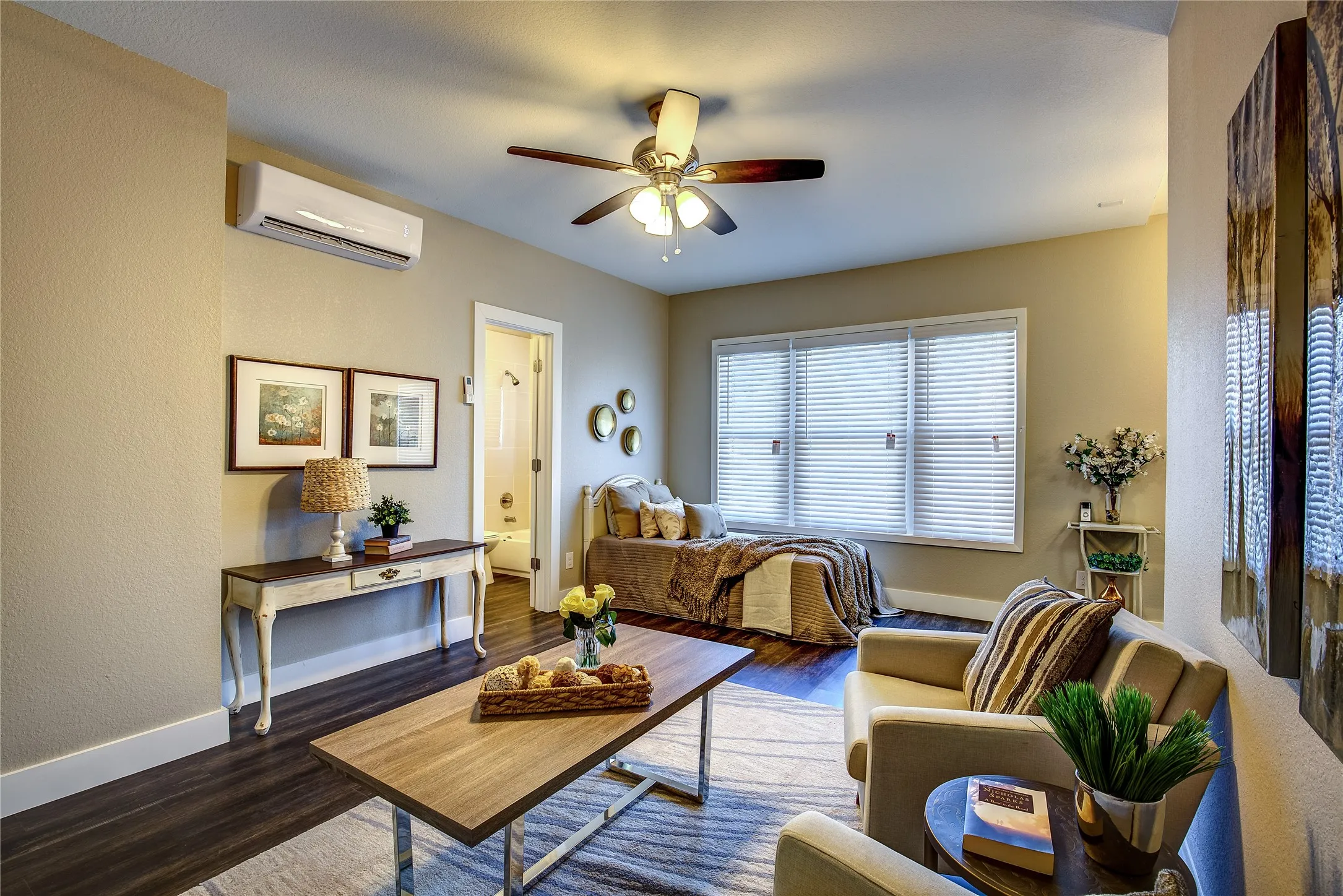 Apartment For Rent in Dallas County , 615 N Marsalis Avenue 3, Dallas, Texas 75203, 1 Bedroom, 1 Bathroom, Garage spaces, 420 Sqft, built in 1926, mls#21363321, Real Estate Agent in Dallas, Homes For Rent in Dallas county, Homes For Rent in Dallas, Realtor in Dallas Texas, Real Estate Brokerage Independent Realty Texas, Luminita Cordes Realtor