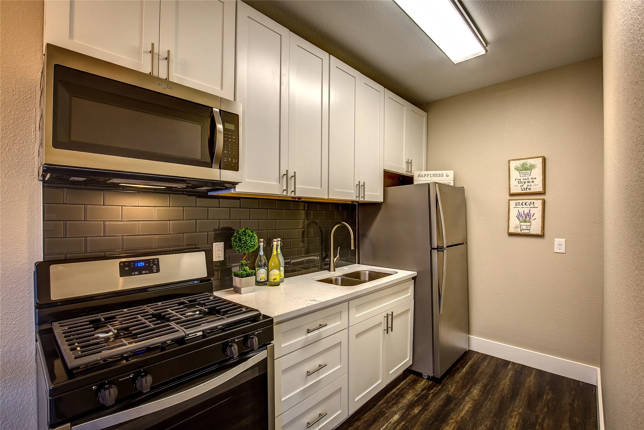 Apartment For Rent in Dallas County , 615 N Marsalis Avenue 3, Dallas, Texas 75203, 1 Bedroom, 1 Bathroom, Garage spaces, 420 Sqft, built in 1926, mls#21363321, Real Estate Agent in Dallas, Homes For Rent in Dallas county, Homes For Rent in Dallas, Realtor in Dallas Texas, Real Estate Brokerage Independent Realty Texas, Luminita Cordes Realtor