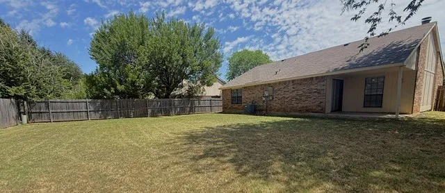 Single Family Residence For Rent in Tarrant County , 7524 Blue Sage Circle, Fort Worth, Texas 76123, 3 Bedroom, 2 Bathroom, 2 Garage spaces, 1,528 Sqft, built in 1985, mls#21363187, Real Estate Agent in Fort Worth, Homes For Rent in Tarrant county, Homes For Rent in Fort Worth, Realtor in Fort Worth Texas, Real Estate Brokerage Independent Realty Texas, Luminita Cordes Realtor
