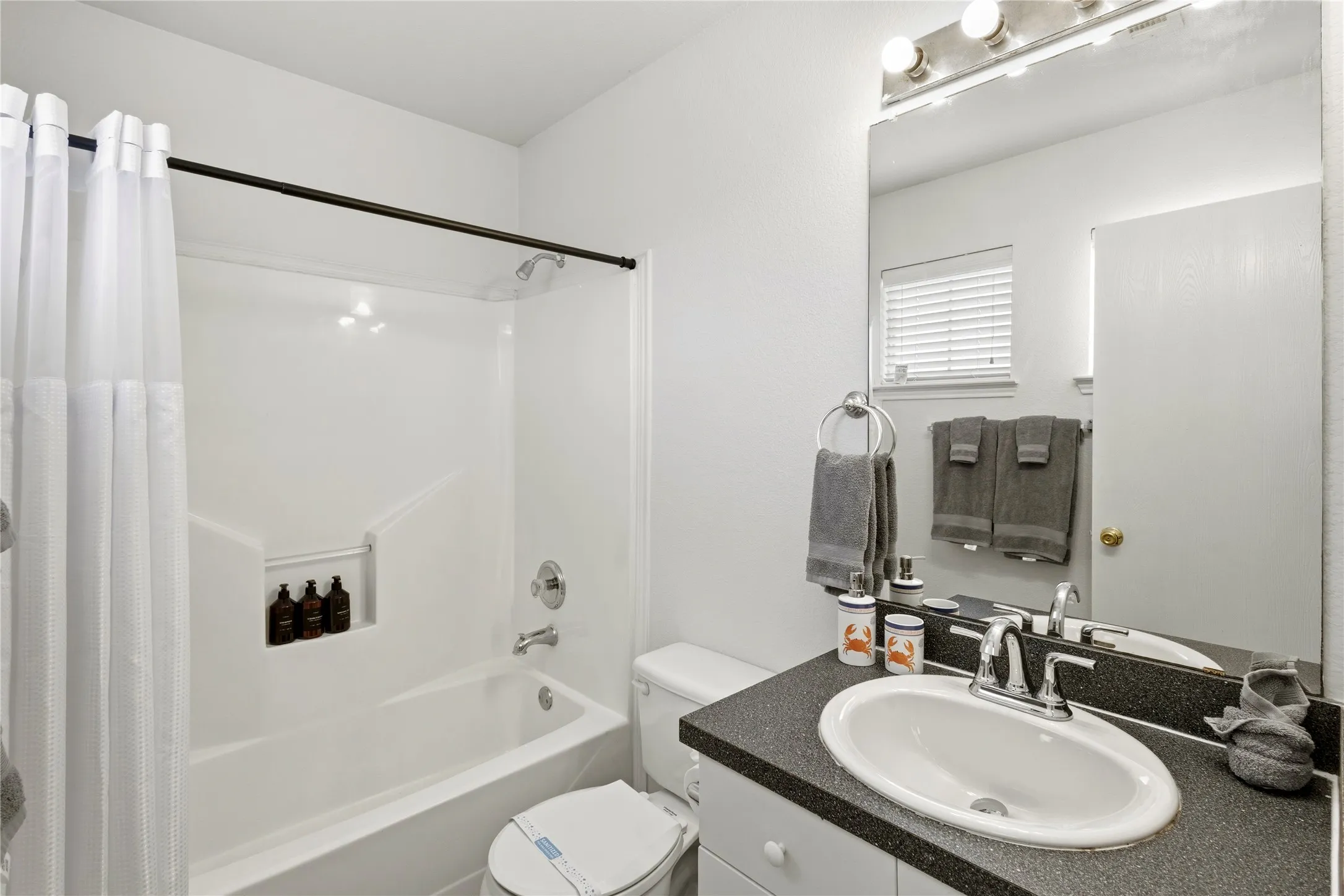 Townhouse For Rent in Tarrant County , 1081 Enfilar Lane, Arlington, Texas 76017, 3 Bedroom, 3 Bathroom, 2 Garage spaces, 1,404 Sqft, built in 2000, mls#21363329, Real Estate Agent in Arlington, Homes For Rent in Tarrant county, Homes For Rent in Arlington, Realtor in Arlington Texas, Real Estate Brokerage Independent Realty Texas, Luminita Cordes Realtor