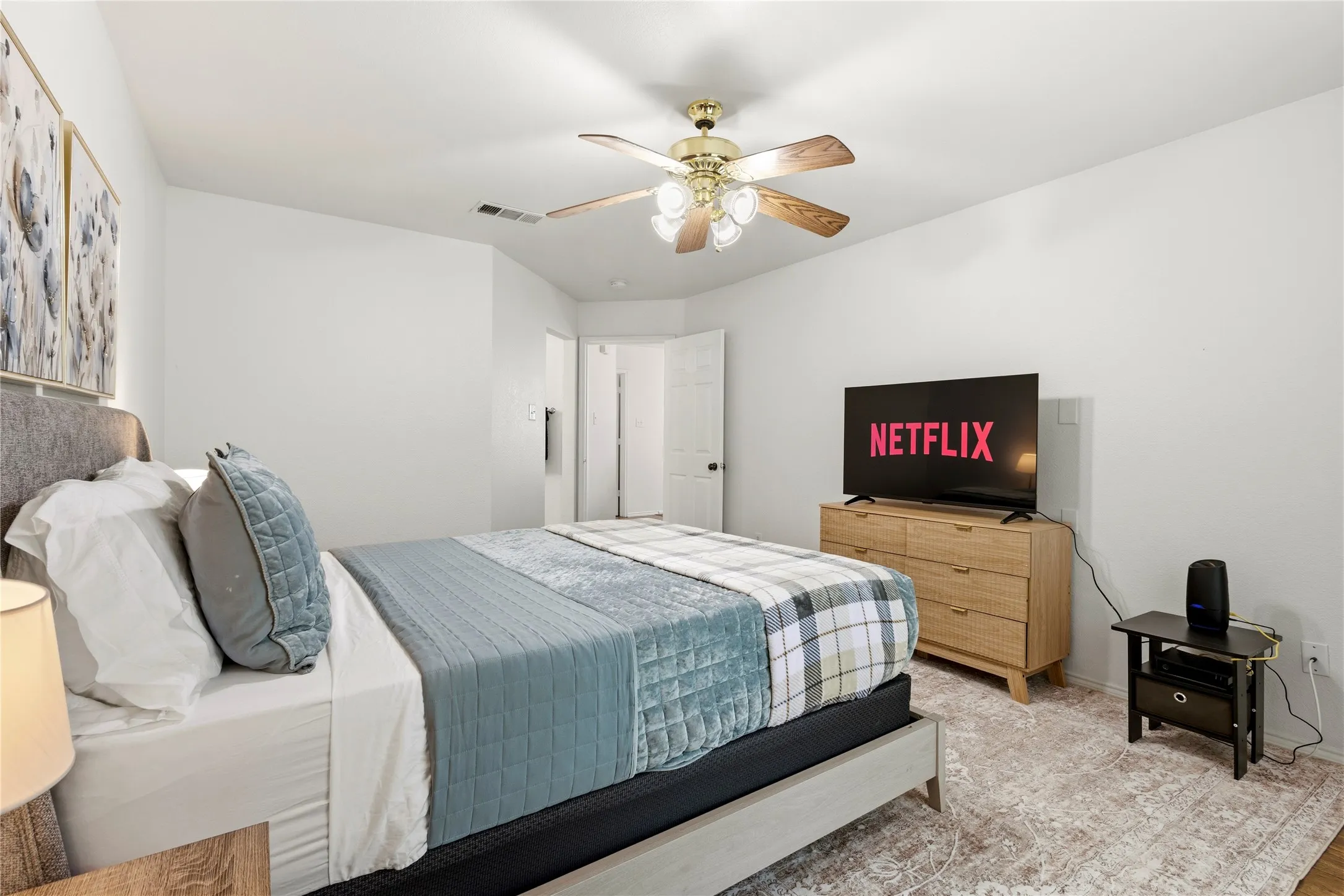 Townhouse For Rent in Tarrant County , 1081 Enfilar Lane, Arlington, Texas 76017, 3 Bedroom, 3 Bathroom, 2 Garage spaces, 1,404 Sqft, built in 2000, mls#21363329, Real Estate Agent in Arlington, Homes For Rent in Tarrant county, Homes For Rent in Arlington, Realtor in Arlington Texas, Real Estate Brokerage Independent Realty Texas, Luminita Cordes Realtor