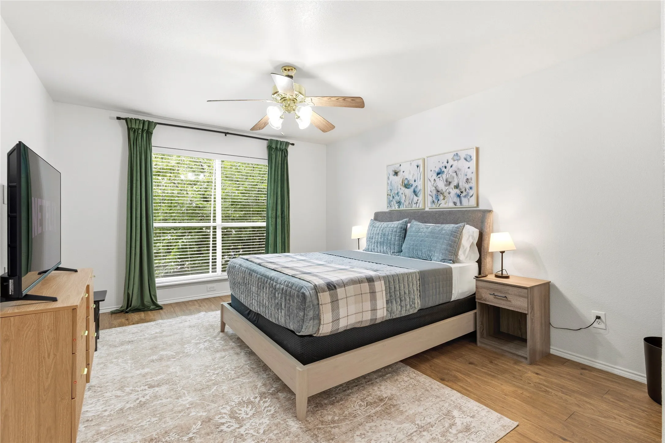Townhouse For Rent in Tarrant County , 1081 Enfilar Lane, Arlington, Texas 76017, 3 Bedroom, 3 Bathroom, 2 Garage spaces, 1,404 Sqft, built in 2000, mls#21363329, Real Estate Agent in Arlington, Homes For Rent in Tarrant county, Homes For Rent in Arlington, Realtor in Arlington Texas, Real Estate Brokerage Independent Realty Texas, Luminita Cordes Realtor