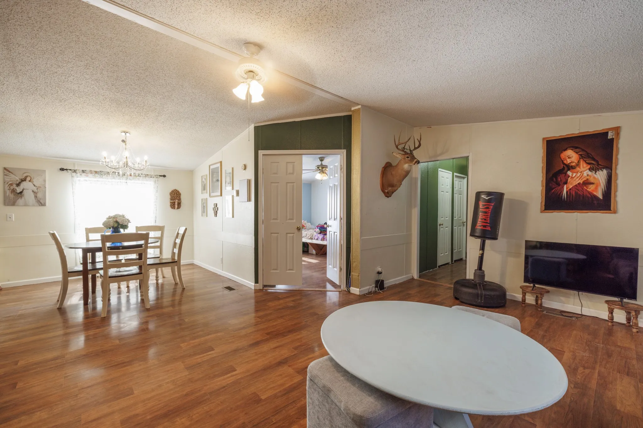 Mobile Home For Sale in Taylor County , 3126 S Fm 707, Tye, Texas 79563, 4 Bedroom, 2 Bathroom, Garage spaces, 1,568 Sqft, built in 1998, mls#21362235, Real Estate Agent in Tye, Homes For Sale in Taylor county, Homes For Sale in Tye, Realtor in Tye Texas, Real Estate Brokerage Independent Realty Texas, Luminita Cordes Realtor
