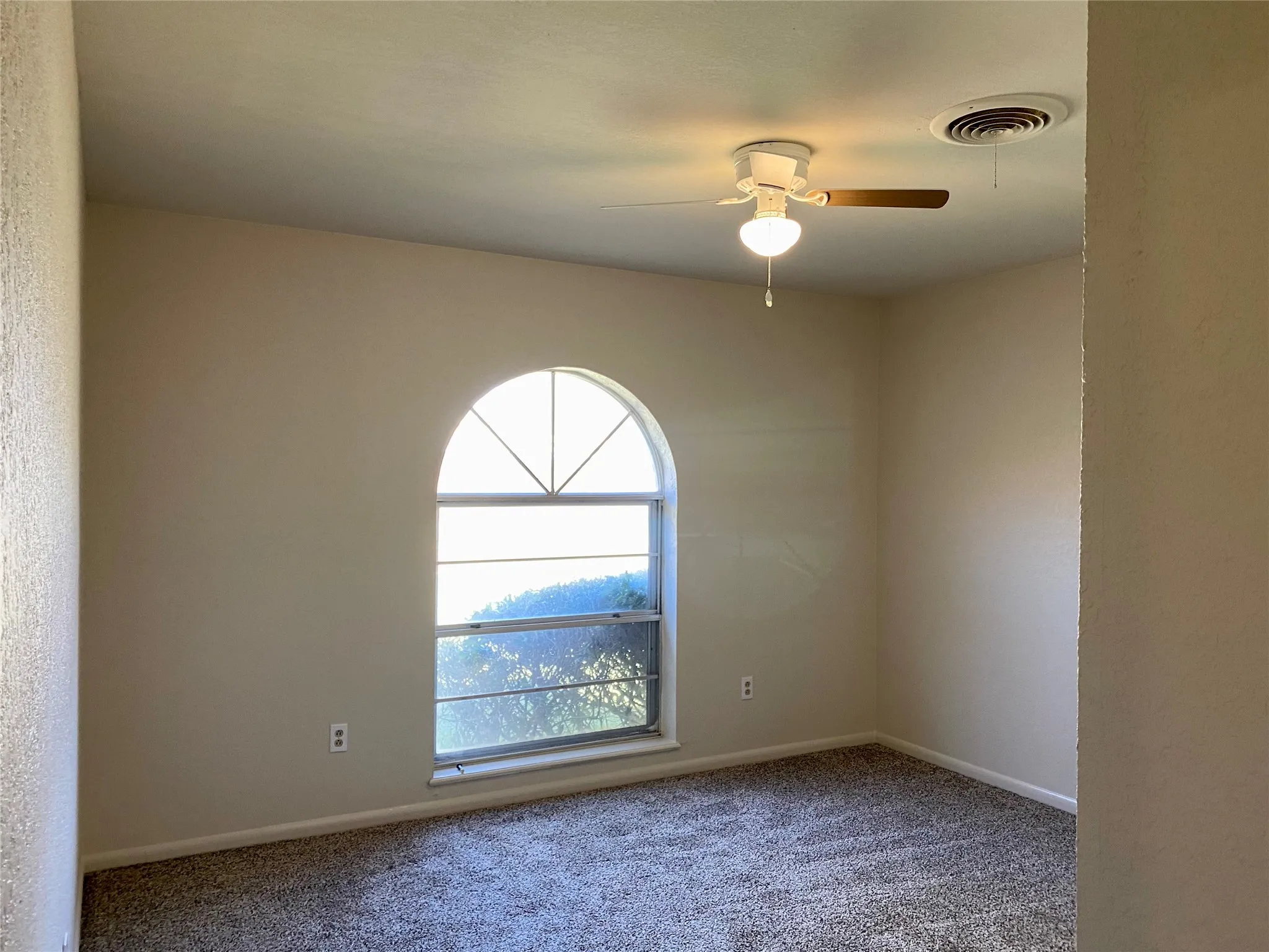 Single Family Residence For Rent in Taylor County , 4841 Oaklawn Drive, Abilene, Texas 79606, 3 Bedroom, 2 Bathroom, 2 Garage spaces, 1,674 Sqft, built in 1975, mls#21363296, Real Estate Agent in Abilene, Homes For Rent in Taylor county, Homes For Rent in Abilene, Realtor in Abilene Texas, Real Estate Brokerage Independent Realty Texas, Luminita Cordes Realtor