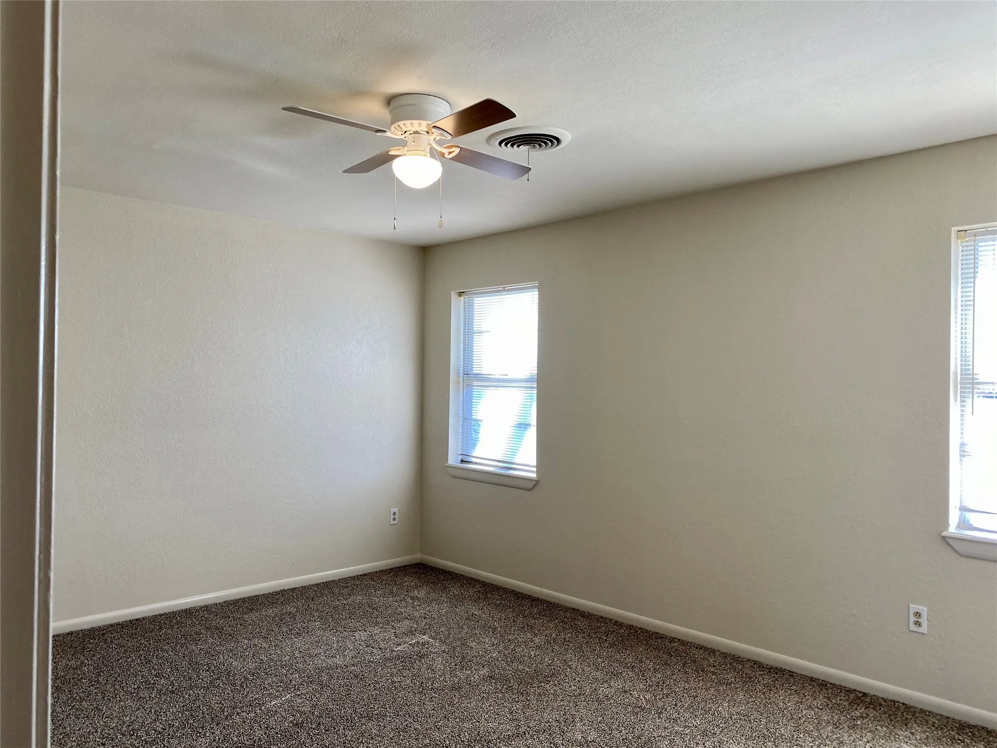 Single Family Residence For Rent in Taylor County , 4841 Oaklawn Drive, Abilene, Texas 79606, 3 Bedroom, 2 Bathroom, 2 Garage spaces, 1,674 Sqft, built in 1975, mls#21363296, Real Estate Agent in Abilene, Homes For Rent in Taylor county, Homes For Rent in Abilene, Realtor in Abilene Texas, Real Estate Brokerage Independent Realty Texas, Luminita Cordes Realtor