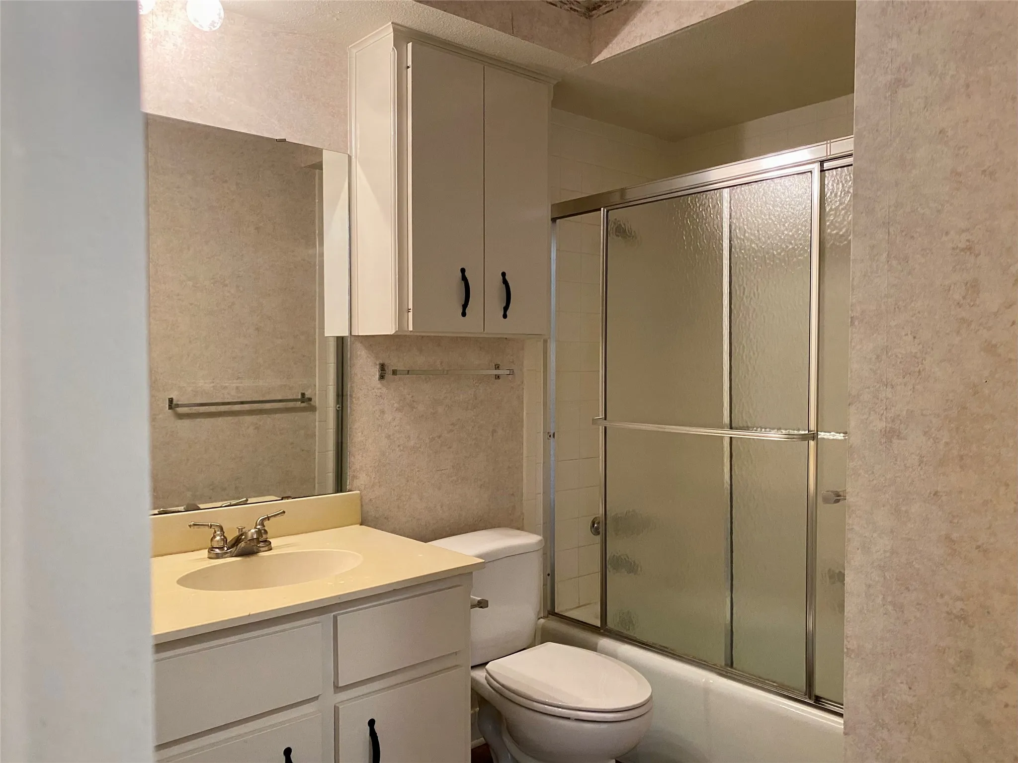 Single Family Residence For Rent in Taylor County , 4841 Oaklawn Drive, Abilene, Texas 79606, 3 Bedroom, 2 Bathroom, 2 Garage spaces, 1,674 Sqft, built in 1975, mls#21363296, Real Estate Agent in Abilene, Homes For Rent in Taylor county, Homes For Rent in Abilene, Realtor in Abilene Texas, Real Estate Brokerage Independent Realty Texas, Luminita Cordes Realtor