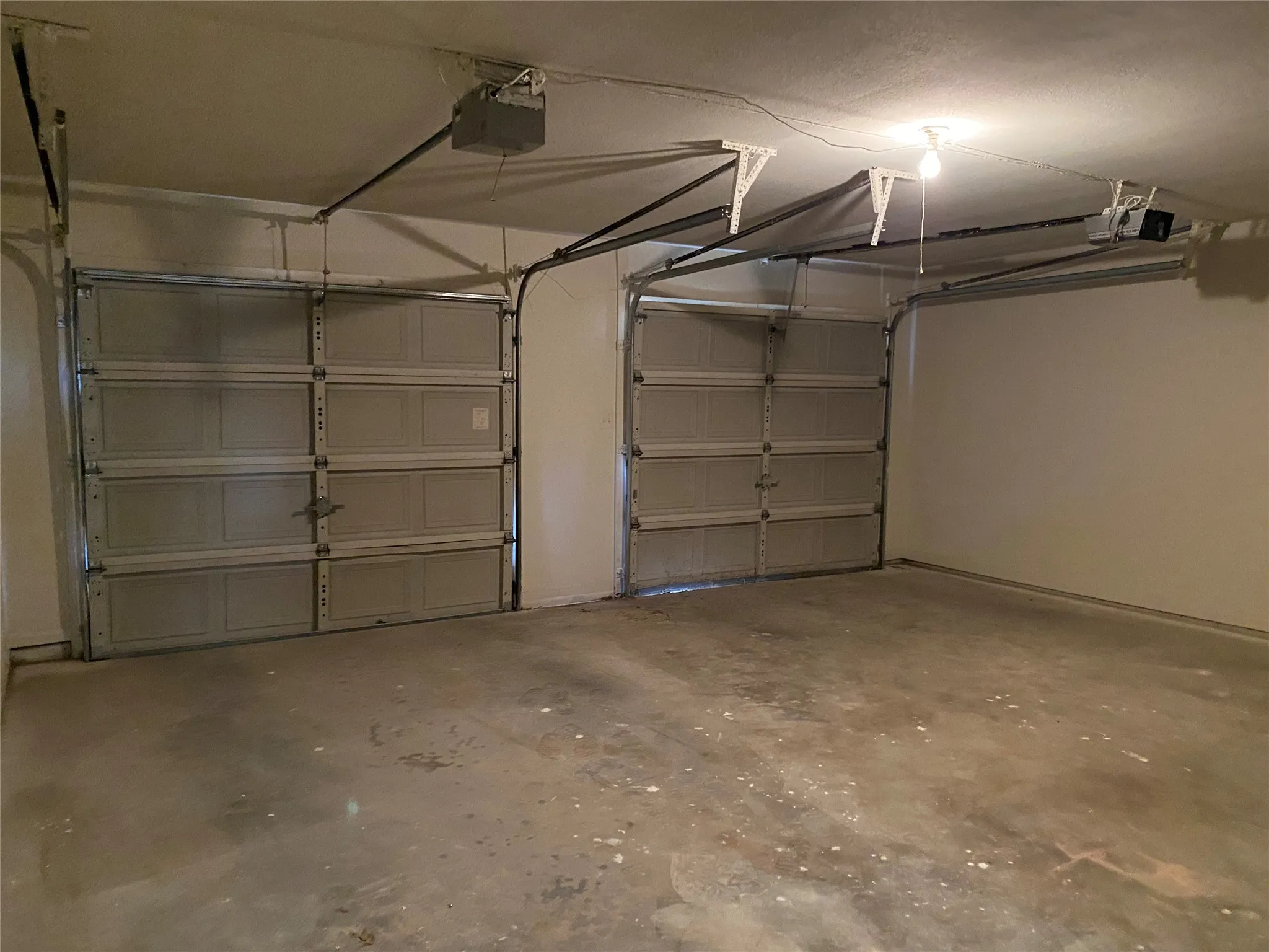 Single Family Residence For Rent in Taylor County , 4841 Oaklawn Drive, Abilene, Texas 79606, 3 Bedroom, 2 Bathroom, 2 Garage spaces, 1,674 Sqft, built in 1975, mls#21363296, Real Estate Agent in Abilene, Homes For Rent in Taylor county, Homes For Rent in Abilene, Realtor in Abilene Texas, Real Estate Brokerage Independent Realty Texas, Luminita Cordes Realtor