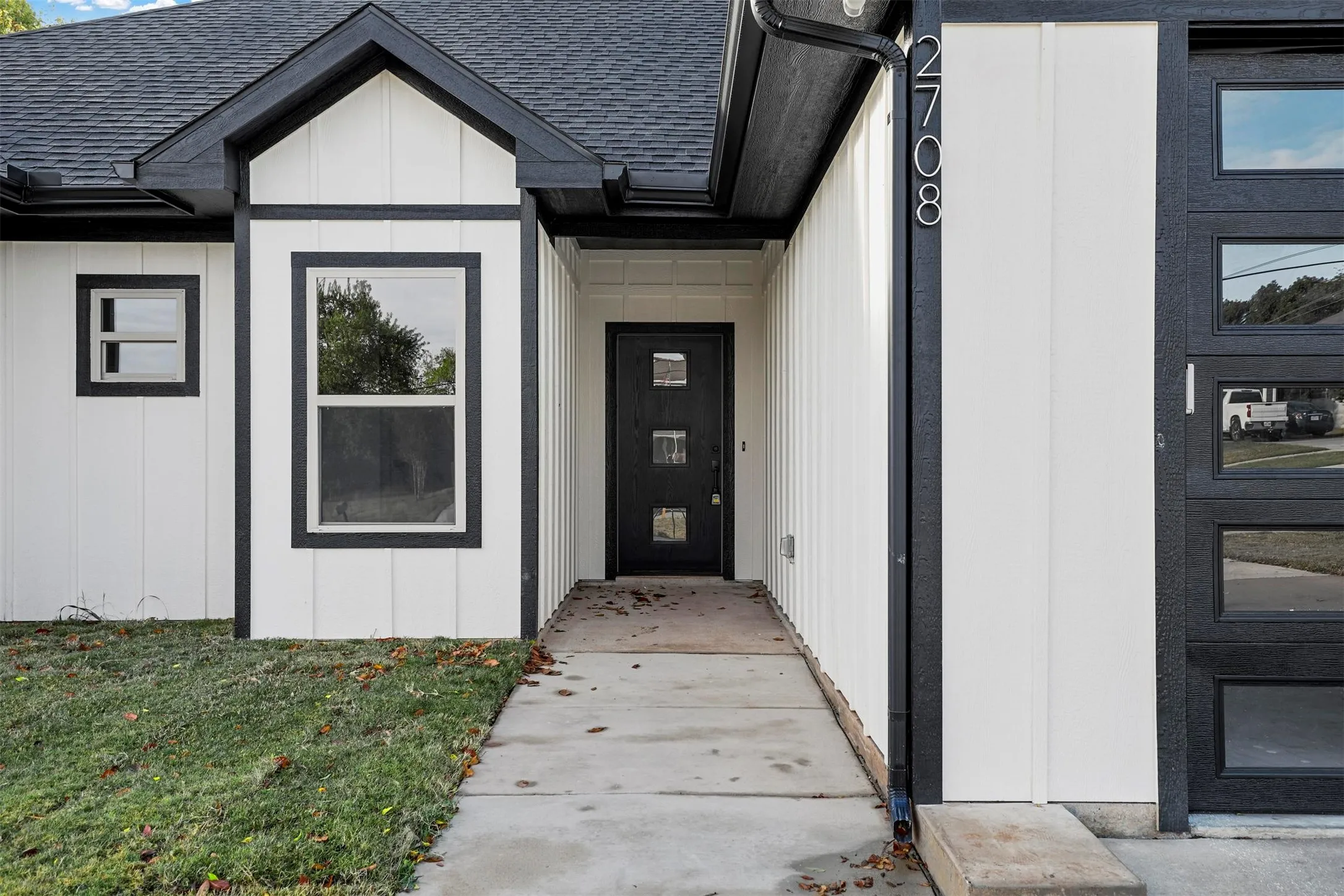 Single Family Residence For Sale in Grayson County , 2708 Flora Lane, Denison, Texas 75020, 3 Bedroom, 2 Bathroom, 2 Garage spaces, 1,865 Sqft, built in 2022, Price $350,000, mls#21362628, Real Estate Agent in Denison, Homes For Sale in Grayson county, Homes For Sale in Denison, Realtor in Denison Texas, Real Estate Brokerage Independent Realty Texas, Luminita Cordes Realtor