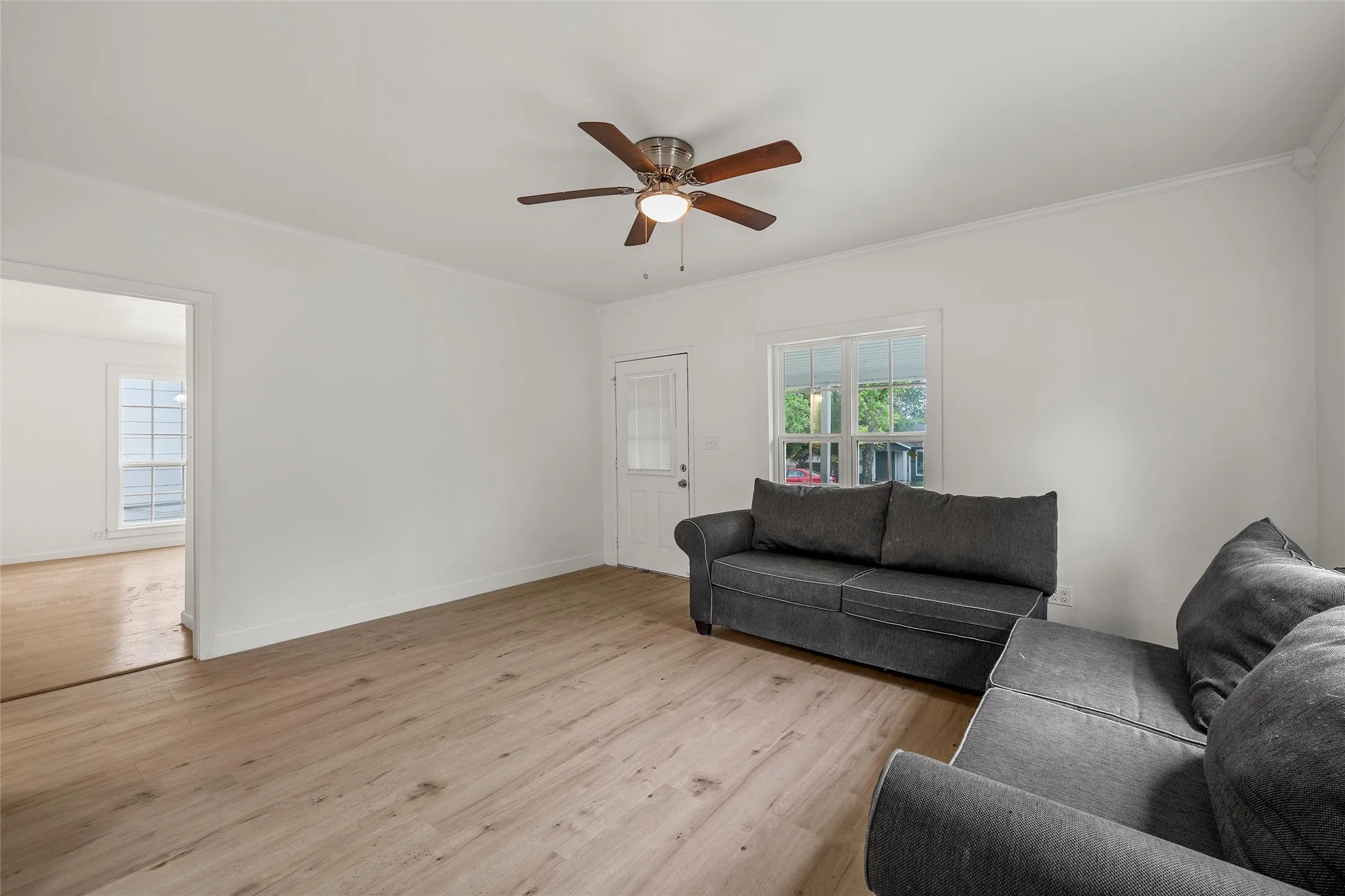 Single Family Residence For Sale in Bell County , 1211 S 17th Street, Temple, Texas 76504, 4 Bedroom, 3 Bathroom, Garage spaces, 1,683 Sqft, built in 1949, mls#21363125, Real Estate Agent in Temple, Homes For Sale in Bell county, Homes For Sale in Temple, Realtor in Temple Texas, Real Estate Brokerage Independent Realty Texas, Luminita Cordes Realtor