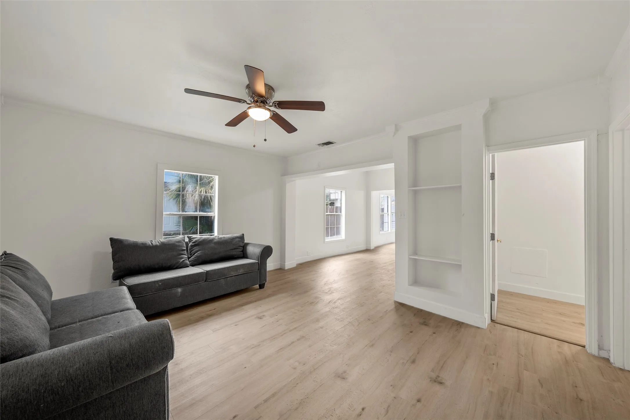 Single Family Residence For Sale in Bell County , 1211 S 17th Street, Temple, Texas 76504, 4 Bedroom, 3 Bathroom, Garage spaces, 1,683 Sqft, built in 1949, mls#21363125, Real Estate Agent in Temple, Homes For Sale in Bell county, Homes For Sale in Temple, Realtor in Temple Texas, Real Estate Brokerage Independent Realty Texas, Luminita Cordes Realtor