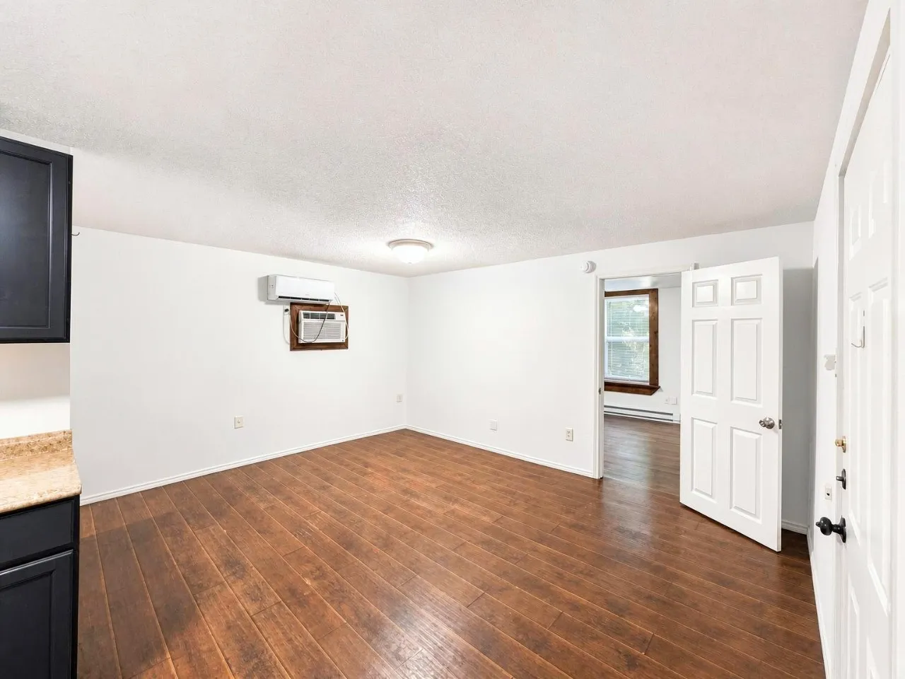 Apartment For Rent in Tarrant County , 933 Gillham Road 935, Fort Worth, Texas 76114, 1 Bedroom, 1 Bathroom, 1 Garage spaces, 650 Sqft, built in 1937, mls#21363342, Real Estate Agent in Fort Worth, Homes For Rent in Tarrant county, Homes For Rent in Fort Worth, Realtor in Fort Worth Texas, Real Estate Brokerage Independent Realty Texas, Luminita Cordes Realtor