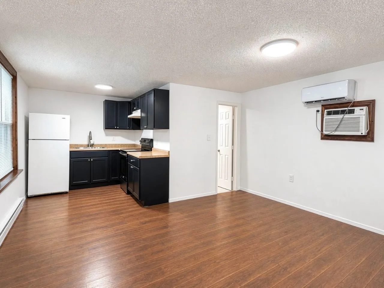 Apartment For Rent in Tarrant County , 933 Gillham Road 935, Fort Worth, Texas 76114, 1 Bedroom, 1 Bathroom, 1 Garage spaces, 650 Sqft, built in 1937, mls#21363342, Real Estate Agent in Fort Worth, Homes For Rent in Tarrant county, Homes For Rent in Fort Worth, Realtor in Fort Worth Texas, Real Estate Brokerage Independent Realty Texas, Luminita Cordes Realtor