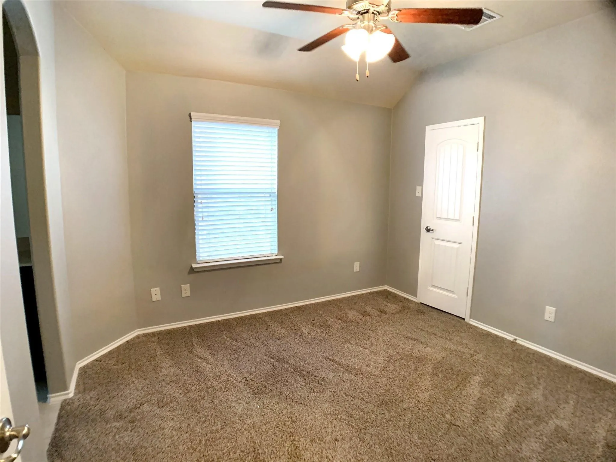 Single Family Residence For Rent in Collin County , 9828 Moccasin Creek Lane, Mc Kinney, Texas 75071, 3 Bedroom, 3 Bathroom, 2 Garage spaces, 2,029 Sqft, built in 2016, mls#21363344, Real Estate Agent in Mc Kinney, Homes For Rent in Collin county, Homes For Rent in Mc Kinney, Realtor in Mc Kinney Texas, Real Estate Brokerage Independent Realty Texas, Luminita Cordes Realtor