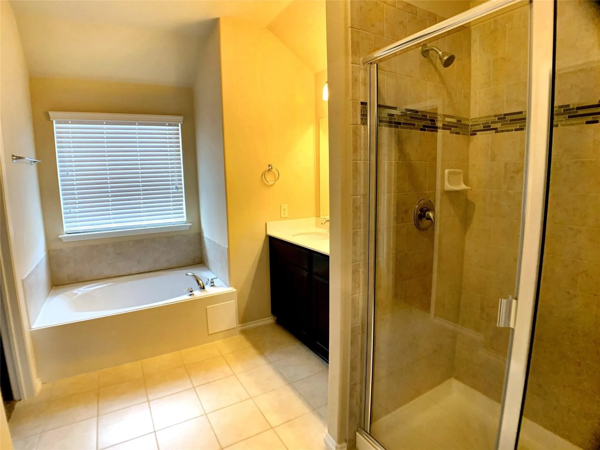 Single Family Residence For Rent in Collin County , 9828 Moccasin Creek Lane, Mc Kinney, Texas 75071, 3 Bedroom, 3 Bathroom, 2 Garage spaces, 2,029 Sqft, built in 2016, mls#21363344, Real Estate Agent in Mc Kinney, Homes For Rent in Collin county, Homes For Rent in Mc Kinney, Realtor in Mc Kinney Texas, Real Estate Brokerage Independent Realty Texas, Luminita Cordes Realtor