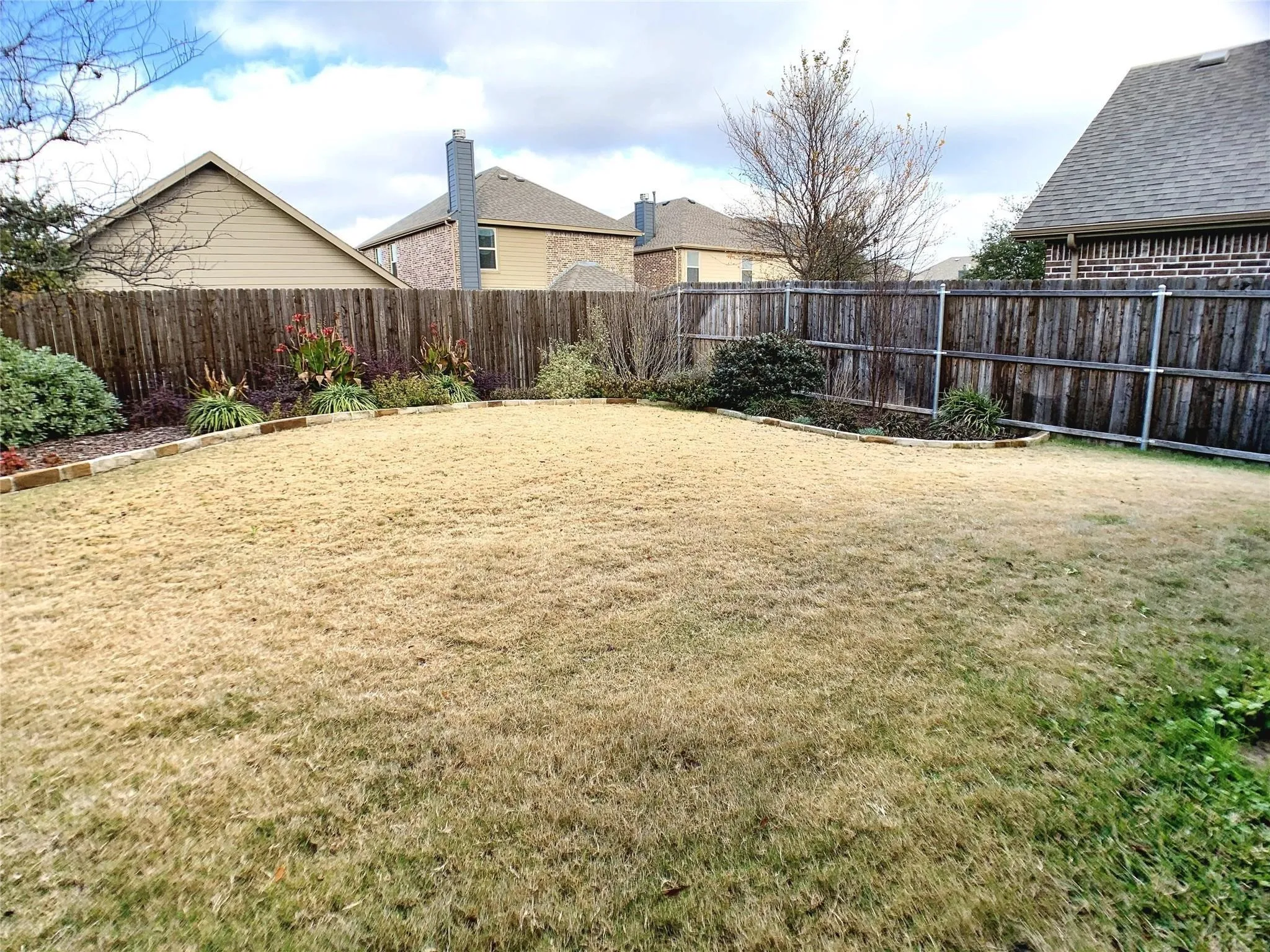 Single Family Residence For Rent in Collin County , 9828 Moccasin Creek Lane, Mc Kinney, Texas 75071, 3 Bedroom, 3 Bathroom, 2 Garage spaces, 2,029 Sqft, built in 2016, mls#21363344, Real Estate Agent in Mc Kinney, Homes For Rent in Collin county, Homes For Rent in Mc Kinney, Realtor in Mc Kinney Texas, Real Estate Brokerage Independent Realty Texas, Luminita Cordes Realtor