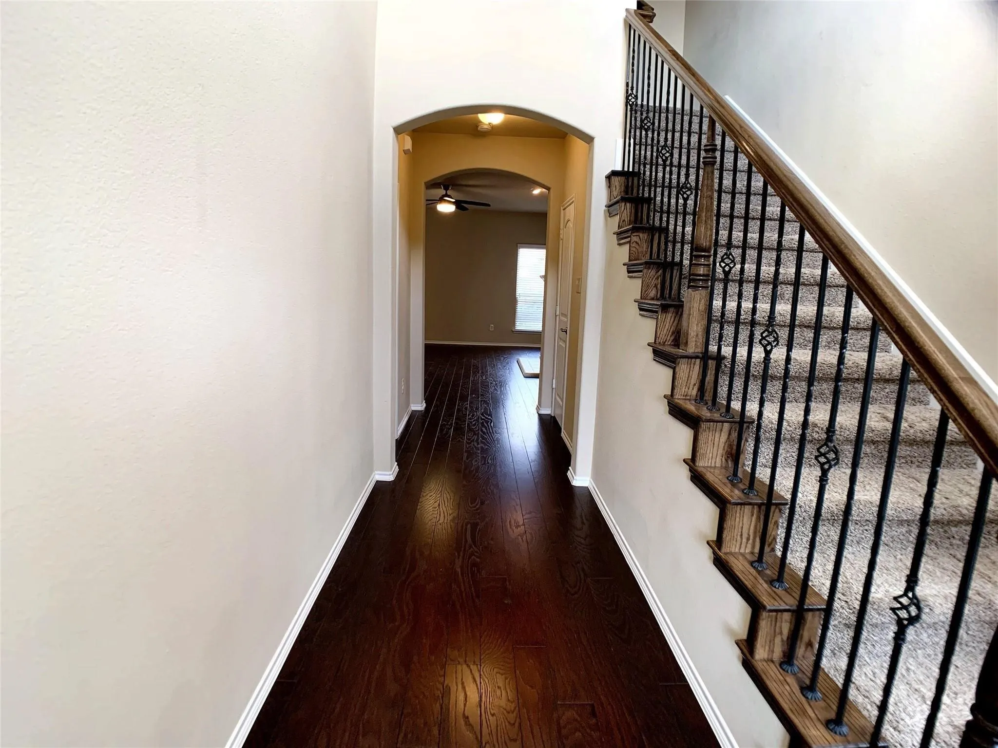 Single Family Residence For Rent in Collin County , 9828 Moccasin Creek Lane, Mc Kinney, Texas 75071, 3 Bedroom, 3 Bathroom, 2 Garage spaces, 2,029 Sqft, built in 2016, mls#21363344, Real Estate Agent in Mc Kinney, Homes For Rent in Collin county, Homes For Rent in Mc Kinney, Realtor in Mc Kinney Texas, Real Estate Brokerage Independent Realty Texas, Luminita Cordes Realtor