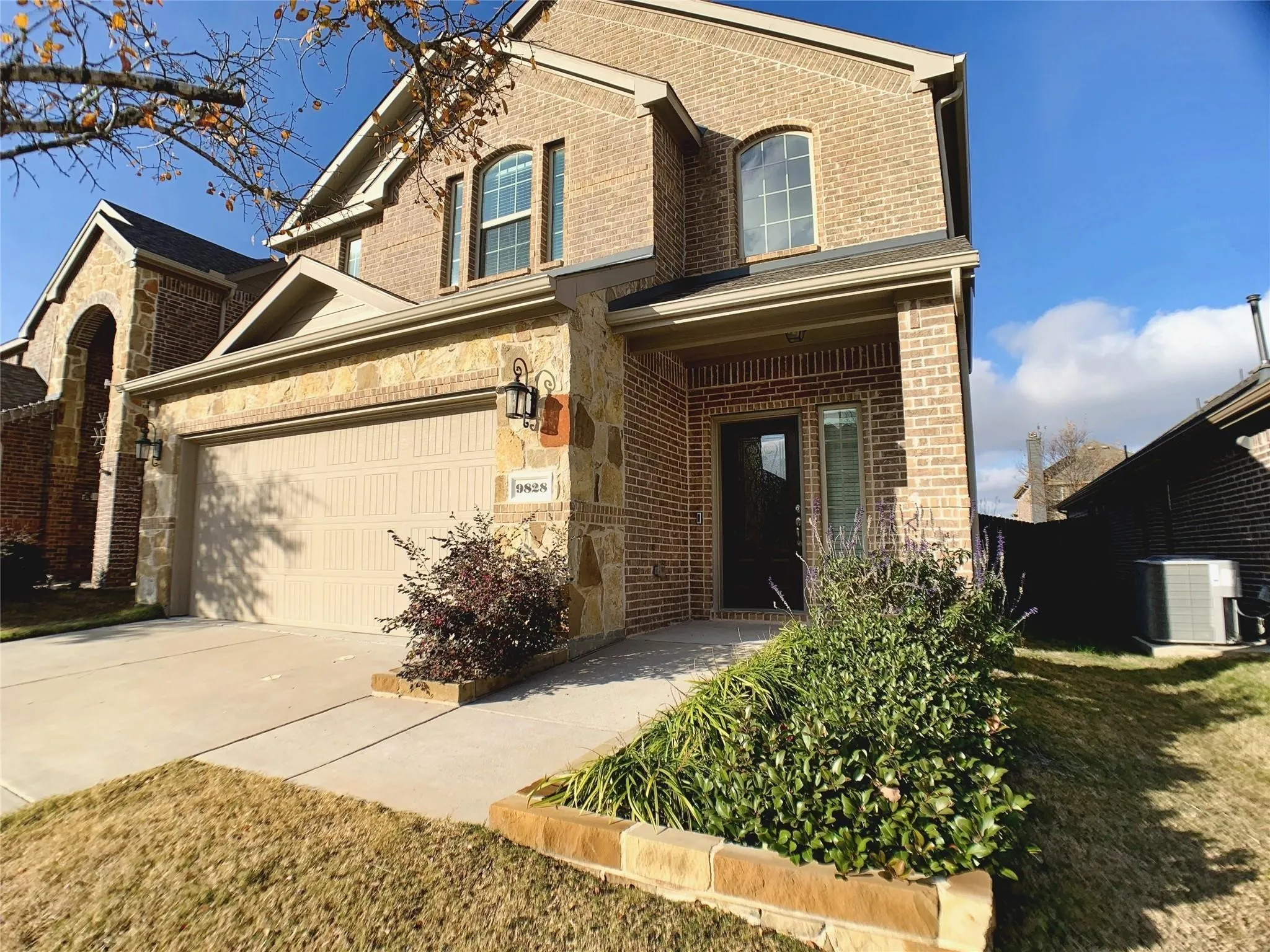 Single Family Residence For Rent in Collin County , 9828 Moccasin Creek Lane, Mc Kinney, Texas 75071, 3 Bedroom, 3 Bathroom, 2 Garage spaces, 2,029 Sqft, built in 2016, mls#21363344, Real Estate Agent in Mc Kinney, Homes For Rent in Collin county, Homes For Rent in Mc Kinney, Realtor in Mc Kinney Texas, Real Estate Brokerage Independent Realty Texas, Luminita Cordes Realtor