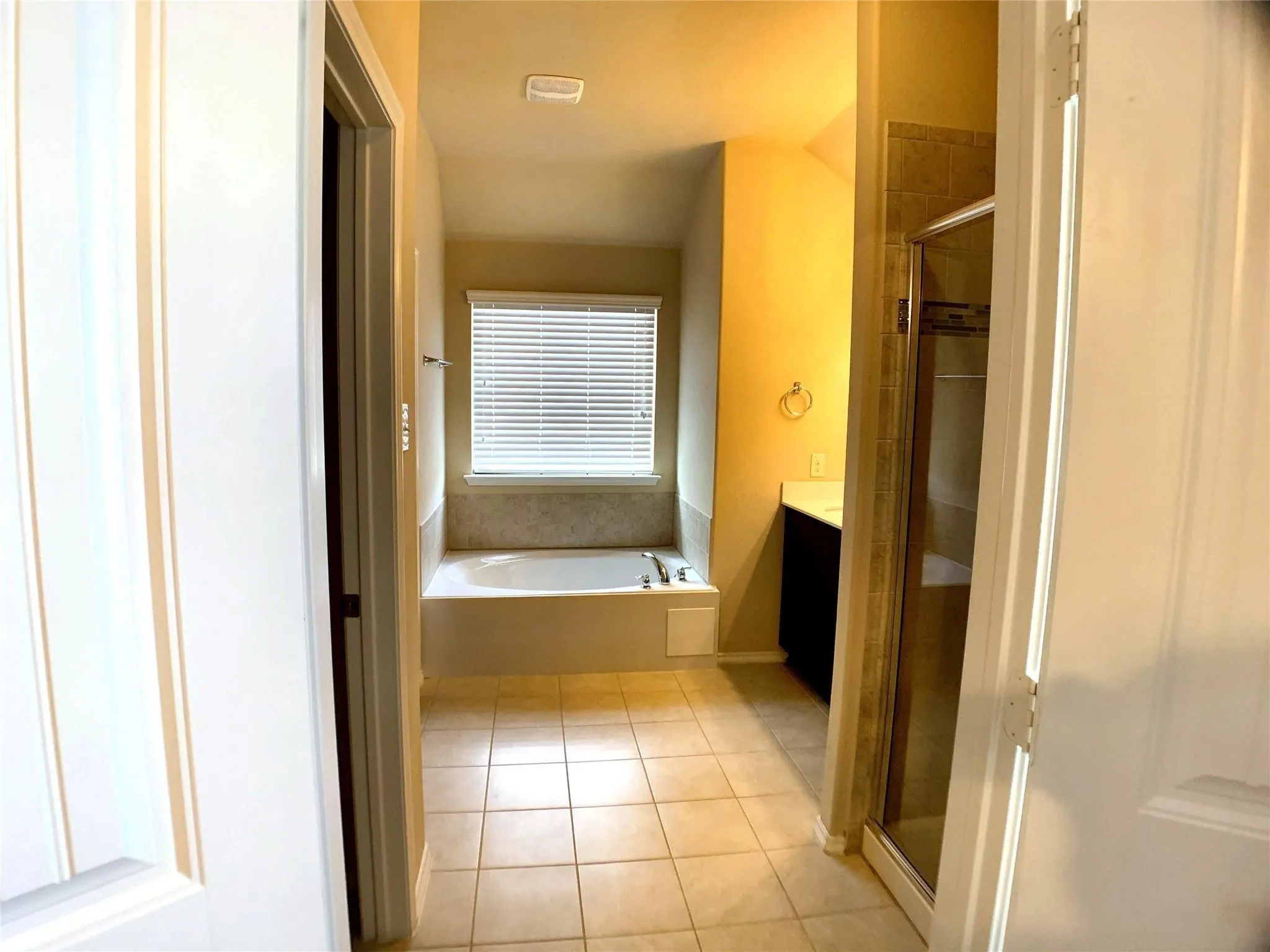 Single Family Residence For Rent in Collin County , 9828 Moccasin Creek Lane, Mc Kinney, Texas 75071, 3 Bedroom, 3 Bathroom, 2 Garage spaces, 2,029 Sqft, built in 2016, mls#21363344, Real Estate Agent in Mc Kinney, Homes For Rent in Collin county, Homes For Rent in Mc Kinney, Realtor in Mc Kinney Texas, Real Estate Brokerage Independent Realty Texas, Luminita Cordes Realtor