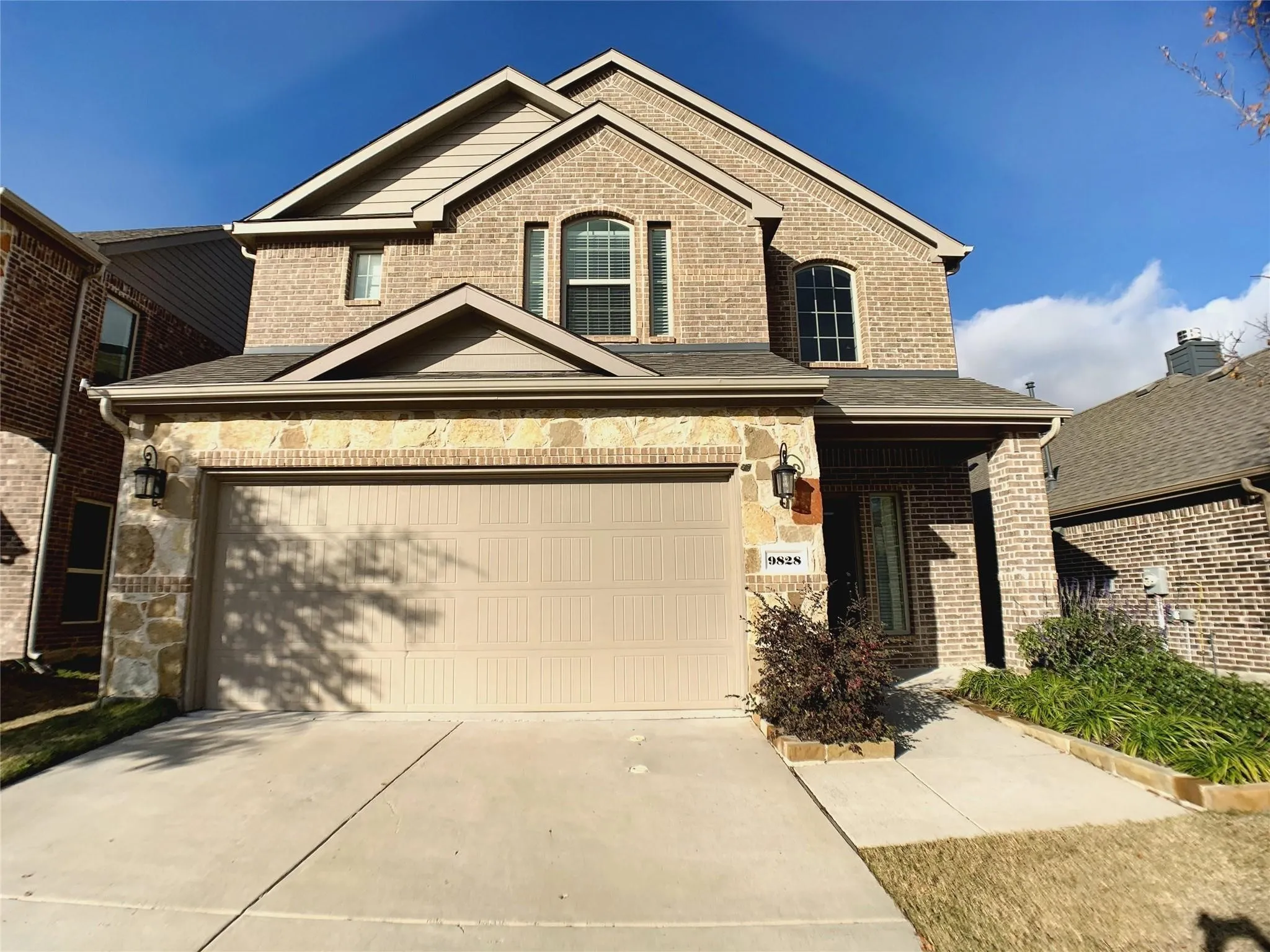 Single Family Residence For Rent in Collin County , 9828 Moccasin Creek Lane, Mc Kinney, Texas 75071, 3 Bedroom, 3 Bathroom, 2 Garage spaces, 2,029 Sqft, built in 2016, mls#21363344, Real Estate Agent in Mc Kinney, Homes For Rent in Collin county, Homes For Rent in Mc Kinney, Realtor in Mc Kinney Texas, Real Estate Brokerage Independent Realty Texas, Luminita Cordes Realtor