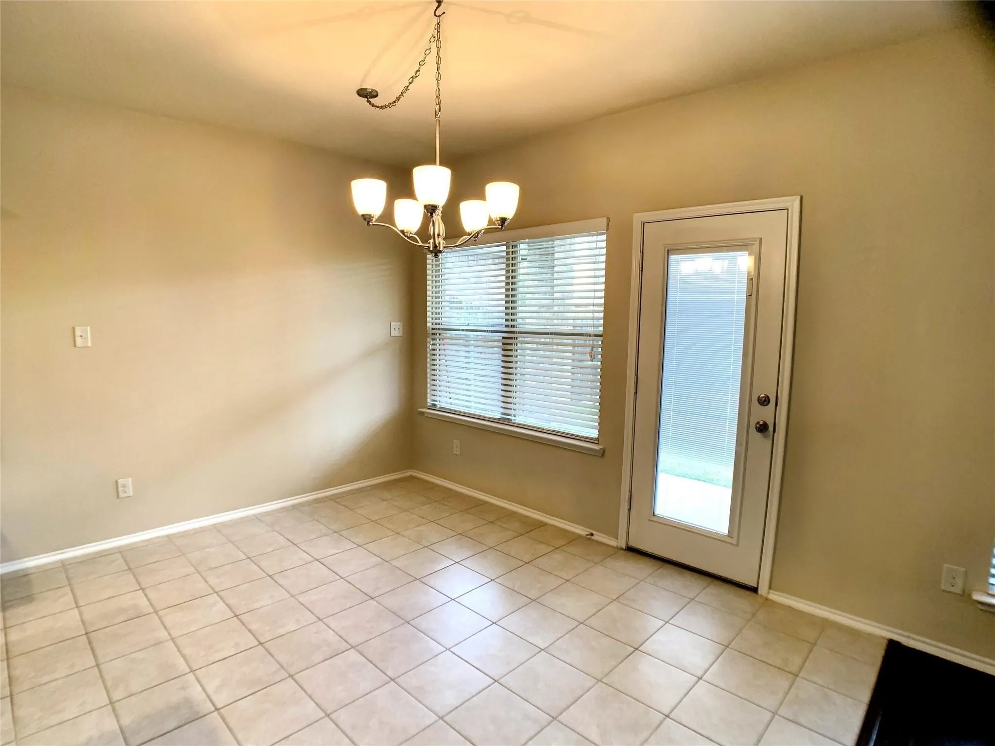 Single Family Residence For Rent in Collin County , 9828 Moccasin Creek Lane, Mc Kinney, Texas 75071, 3 Bedroom, 3 Bathroom, 2 Garage spaces, 2,029 Sqft, built in 2016, mls#21363344, Real Estate Agent in Mc Kinney, Homes For Rent in Collin county, Homes For Rent in Mc Kinney, Realtor in Mc Kinney Texas, Real Estate Brokerage Independent Realty Texas, Luminita Cordes Realtor