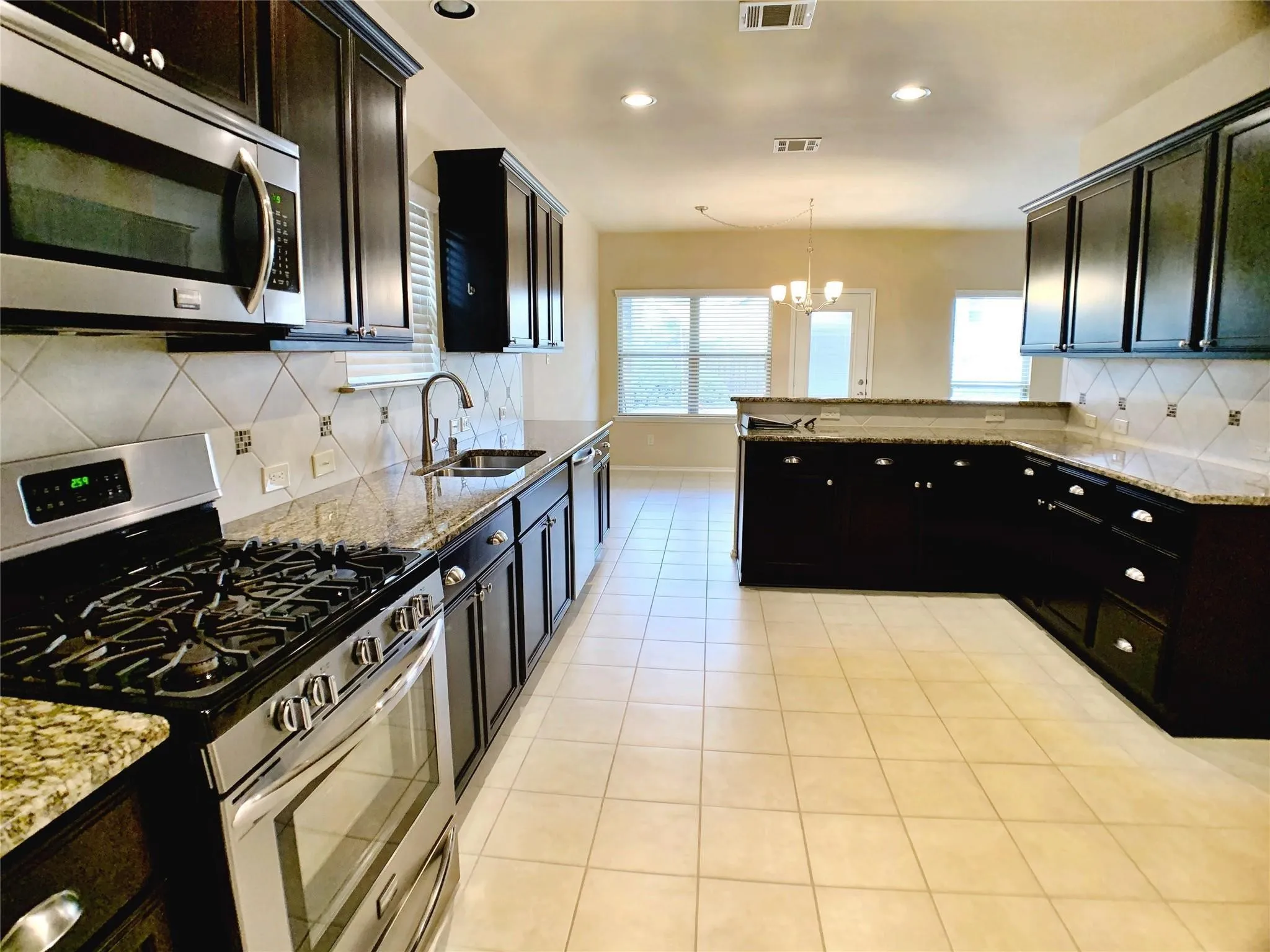 Single Family Residence For Rent in Collin County , 9828 Moccasin Creek Lane, Mc Kinney, Texas 75071, 3 Bedroom, 3 Bathroom, 2 Garage spaces, 2,029 Sqft, built in 2016, mls#21363344, Real Estate Agent in Mc Kinney, Homes For Rent in Collin county, Homes For Rent in Mc Kinney, Realtor in Mc Kinney Texas, Real Estate Brokerage Independent Realty Texas, Luminita Cordes Realtor