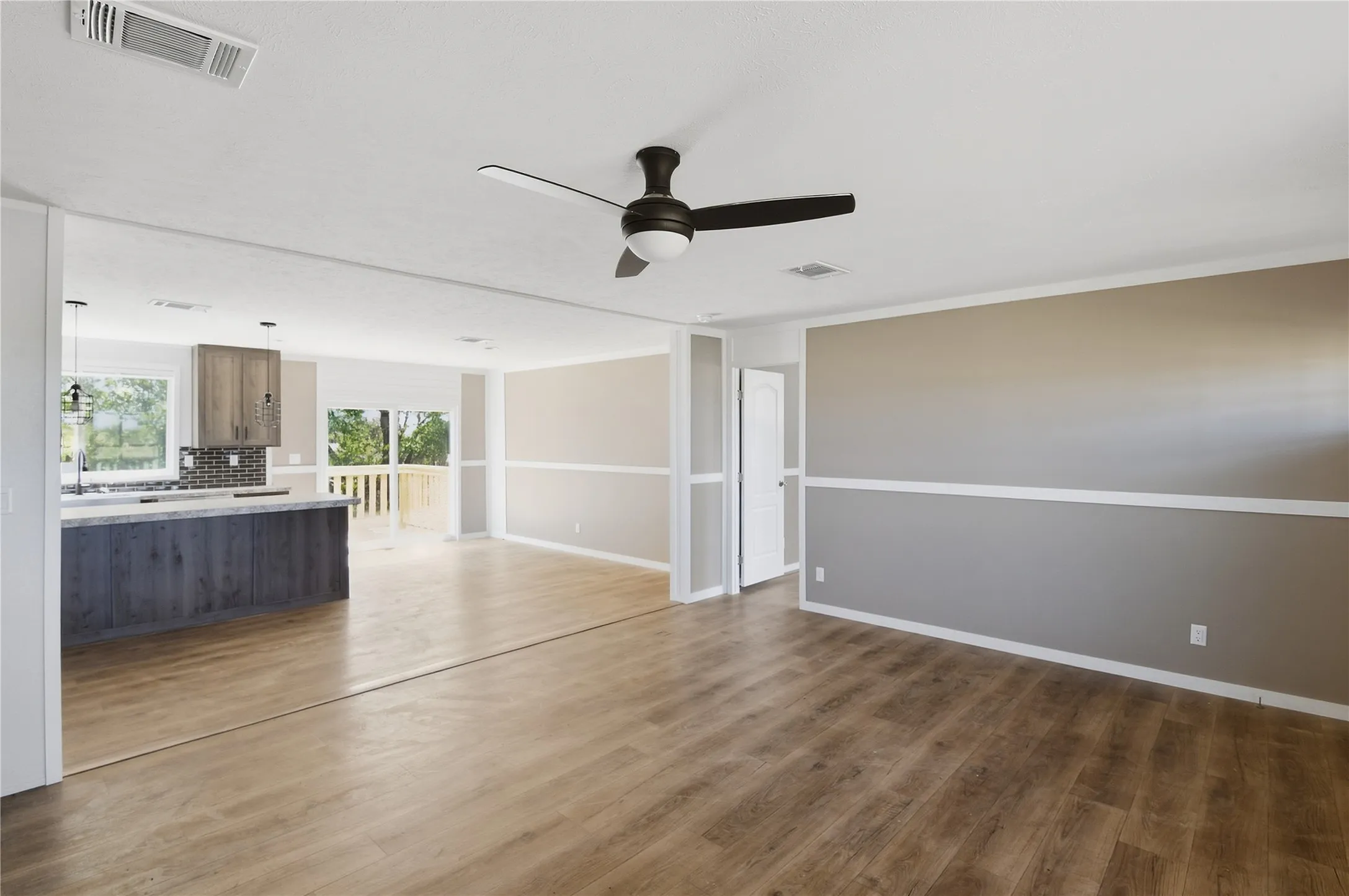 Manufactured Home For Sale in Hunt County , 4796 E Highway 11, Commerce, Texas 75428, 5 Bedroom, 3 Bathroom, Garage spaces, 2,085 Sqft, built in 2025, mls#21359439, Real Estate Agent in Commerce, Homes For Sale in Hunt county, Homes For Sale in Commerce, Realtor in Commerce Texas, Real Estate Brokerage Independent Realty Texas, Luminita Cordes Realtor