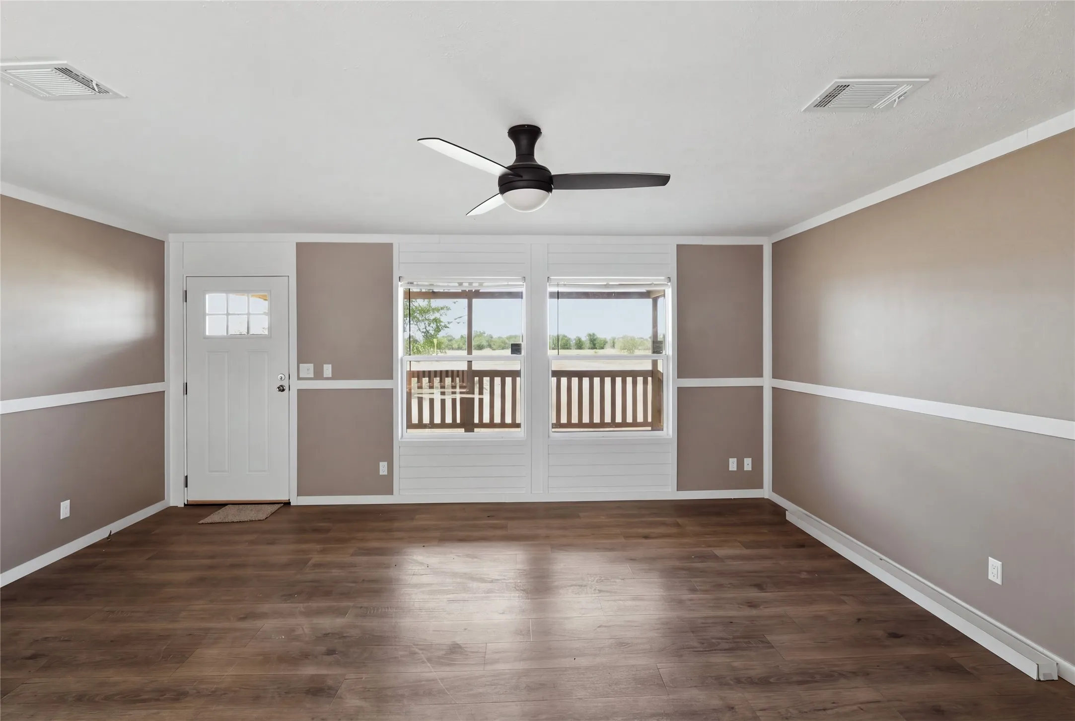 Manufactured Home For Sale in Hunt County , 4796 E Highway 11, Commerce, Texas 75428, 5 Bedroom, 3 Bathroom, Garage spaces, 2,085 Sqft, built in 2025, mls#21359439, Real Estate Agent in Commerce, Homes For Sale in Hunt county, Homes For Sale in Commerce, Realtor in Commerce Texas, Real Estate Brokerage Independent Realty Texas, Luminita Cordes Realtor