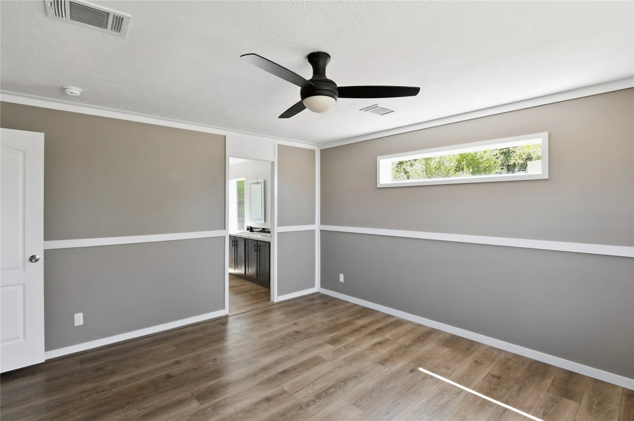 Manufactured Home For Sale in Hunt County , 4796 E Highway 11, Commerce, Texas 75428, 5 Bedroom, 3 Bathroom, Garage spaces, 2,085 Sqft, built in 2025, mls#21359439, Real Estate Agent in Commerce, Homes For Sale in Hunt county, Homes For Sale in Commerce, Realtor in Commerce Texas, Real Estate Brokerage Independent Realty Texas, Luminita Cordes Realtor