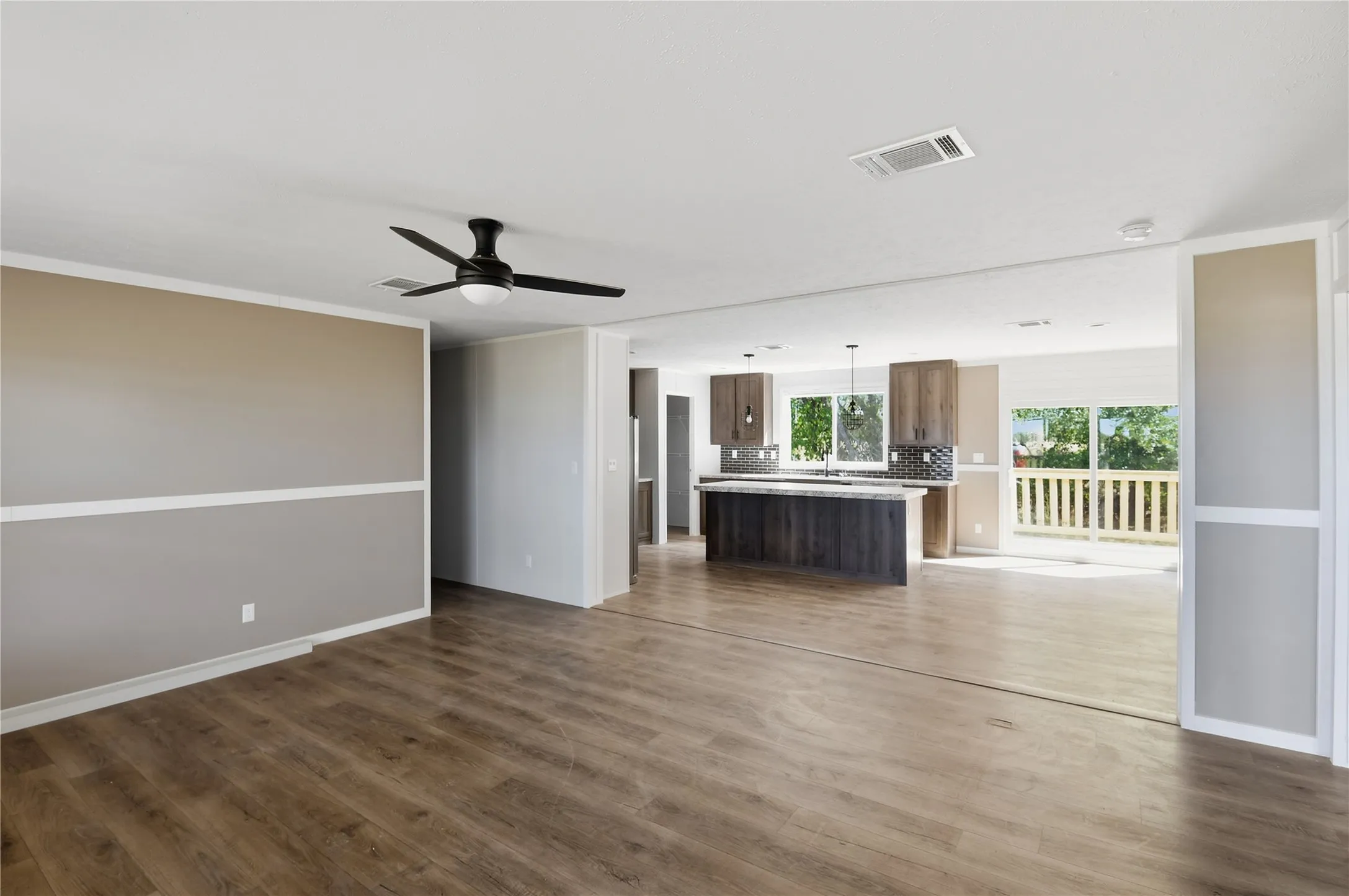 Manufactured Home For Sale in Hunt County , 4796 E Highway 11, Commerce, Texas 75428, 5 Bedroom, 3 Bathroom, Garage spaces, 2,085 Sqft, built in 2025, mls#21359439, Real Estate Agent in Commerce, Homes For Sale in Hunt county, Homes For Sale in Commerce, Realtor in Commerce Texas, Real Estate Brokerage Independent Realty Texas, Luminita Cordes Realtor