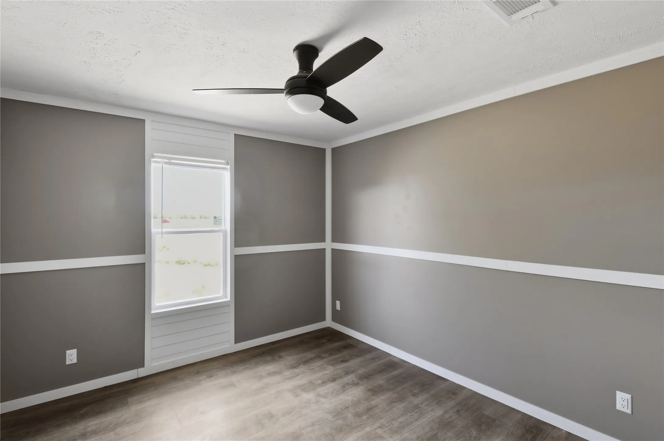 Manufactured Home For Sale in Hunt County , 4796 E Highway 11, Commerce, Texas 75428, 5 Bedroom, 3 Bathroom, Garage spaces, 2,085 Sqft, built in 2025, mls#21359439, Real Estate Agent in Commerce, Homes For Sale in Hunt county, Homes For Sale in Commerce, Realtor in Commerce Texas, Real Estate Brokerage Independent Realty Texas, Luminita Cordes Realtor