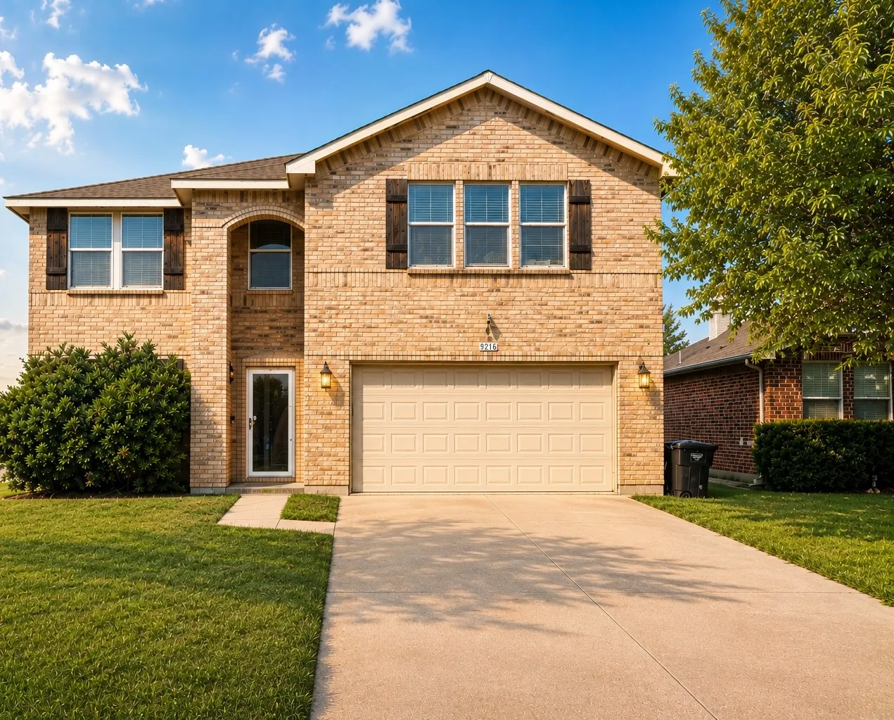 Single Family Residence For Sale in Tarrant County , 9216 Old Clydesdale Drive, Fort Worth, Texas 76123, 5 Bedroom, 3 Bathroom, 2 Garage spaces, 3,382 Sqft, built in 2005, mls#21363288, Real Estate Agent in Fort Worth, Homes For Sale in Tarrant county, Homes For Sale in Fort Worth, Realtor in Fort Worth Texas, Real Estate Brokerage Independent Realty Texas, Luminita Cordes Realtor