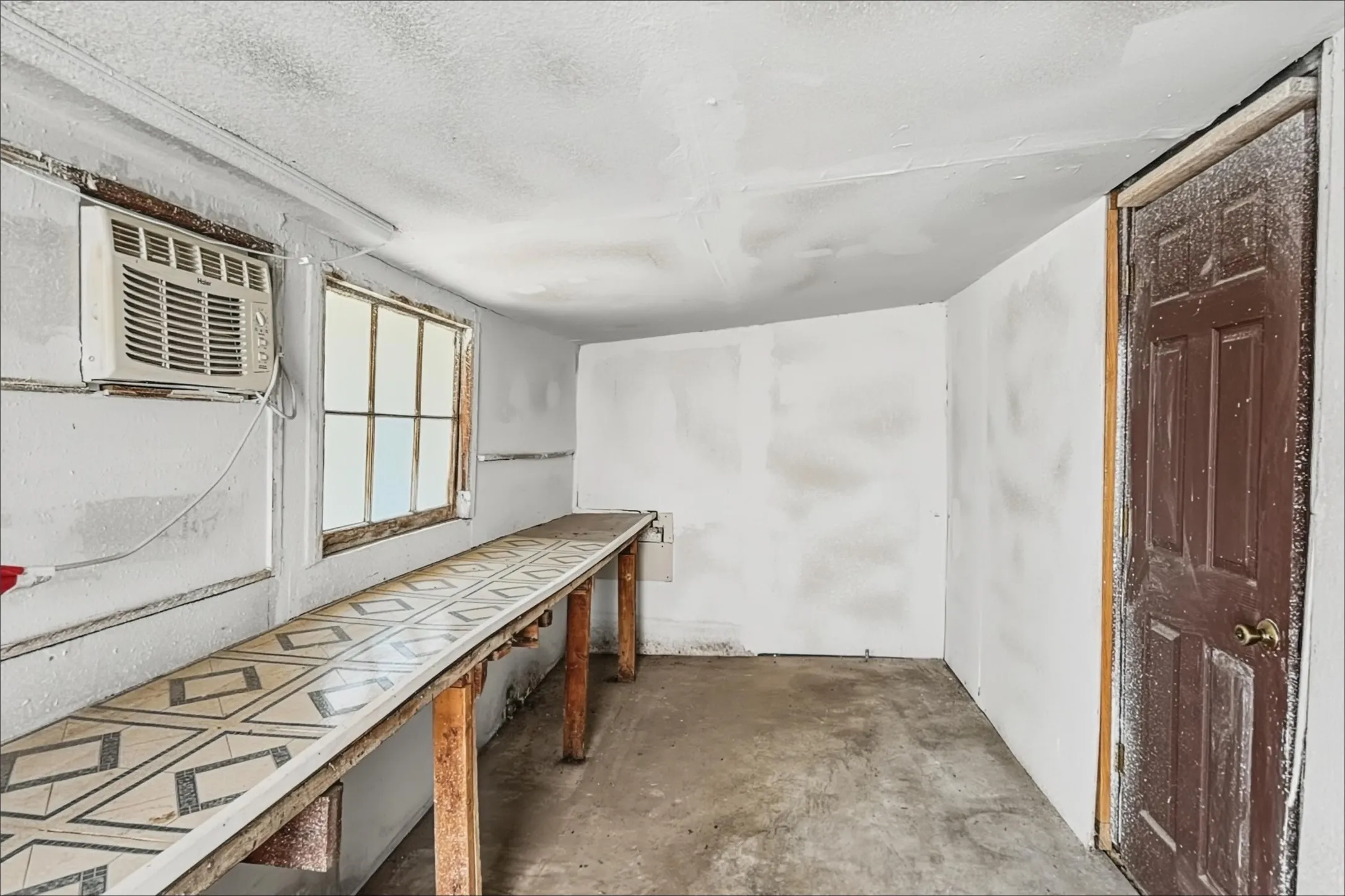 Single Family Residence For Rent in Tarrant County , 3624 Frazier Avenue, Fort Worth, Texas 76110, 2 Bedroom, 1 Bathroom, 1 Garage spaces, 796 Sqft, built in 1939, mls#21363357, Real Estate Agent in Fort Worth, Homes For Rent in Tarrant county, Homes For Rent in Fort Worth, Realtor in Fort Worth Texas, Real Estate Brokerage Independent Realty Texas, Luminita Cordes Realtor