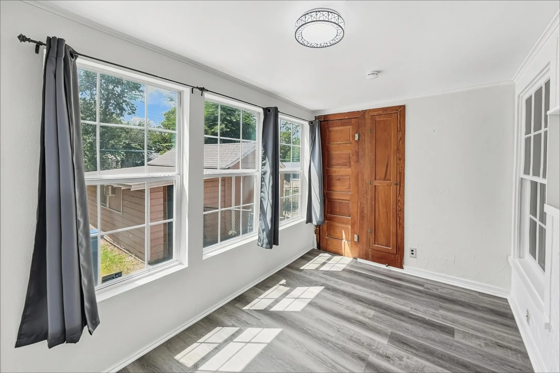 Single Family Residence For Rent in Tarrant County , 3624 Frazier Avenue, Fort Worth, Texas 76110, 2 Bedroom, 1 Bathroom, 1 Garage spaces, 796 Sqft, built in 1939, mls#21363357, Real Estate Agent in Fort Worth, Homes For Rent in Tarrant county, Homes For Rent in Fort Worth, Realtor in Fort Worth Texas, Real Estate Brokerage Independent Realty Texas, Luminita Cordes Realtor