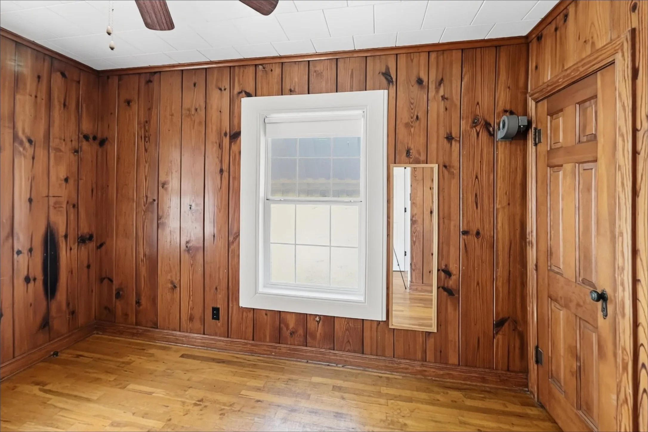 Single Family Residence For Rent in Tarrant County , 3624 Frazier Avenue, Fort Worth, Texas 76110, 2 Bedroom, 1 Bathroom, 1 Garage spaces, 796 Sqft, built in 1939, mls#21363357, Real Estate Agent in Fort Worth, Homes For Rent in Tarrant county, Homes For Rent in Fort Worth, Realtor in Fort Worth Texas, Real Estate Brokerage Independent Realty Texas, Luminita Cordes Realtor