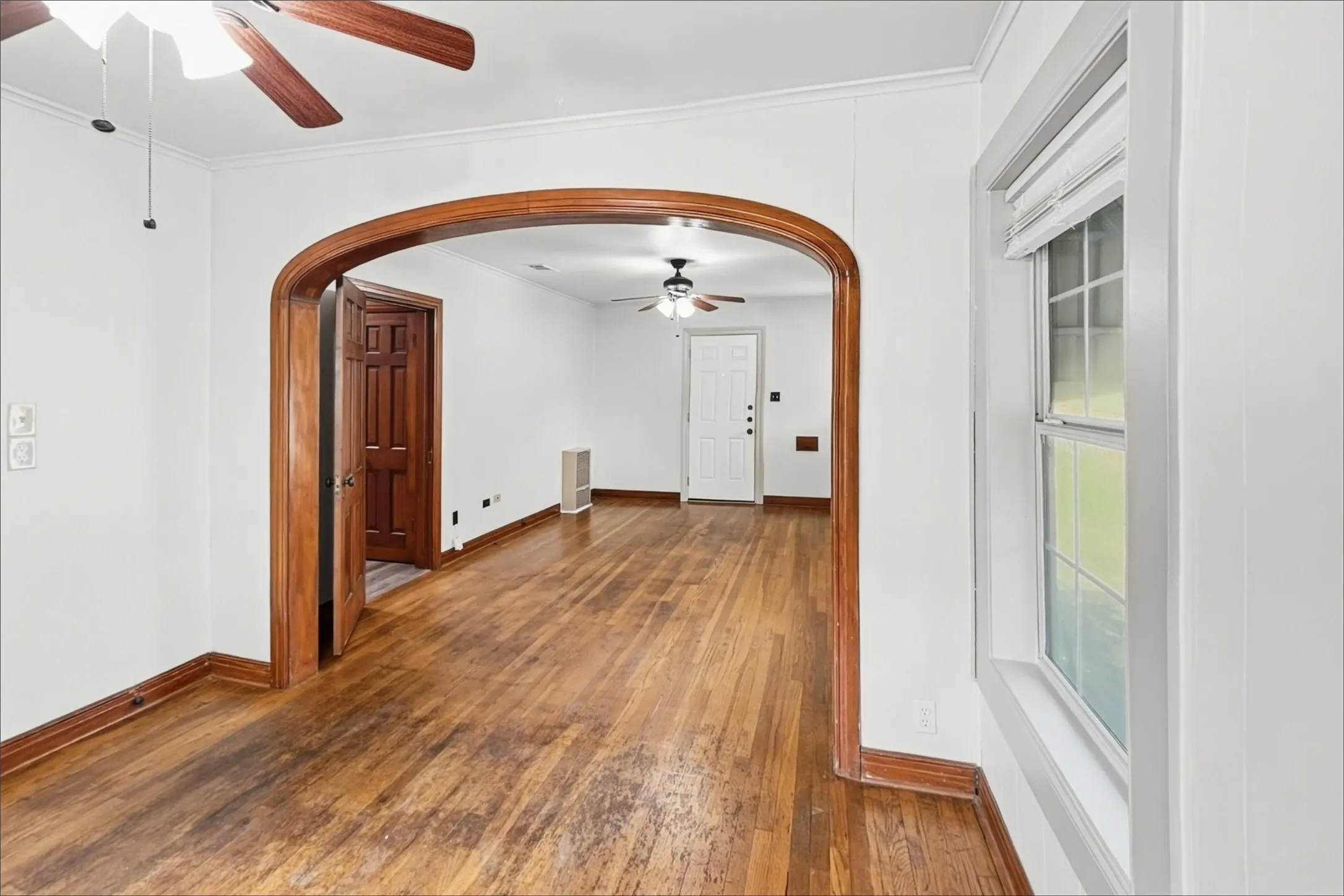 Single Family Residence For Rent in Tarrant County , 3624 Frazier Avenue, Fort Worth, Texas 76110, 2 Bedroom, 1 Bathroom, 1 Garage spaces, 796 Sqft, built in 1939, mls#21363357, Real Estate Agent in Fort Worth, Homes For Rent in Tarrant county, Homes For Rent in Fort Worth, Realtor in Fort Worth Texas, Real Estate Brokerage Independent Realty Texas, Luminita Cordes Realtor