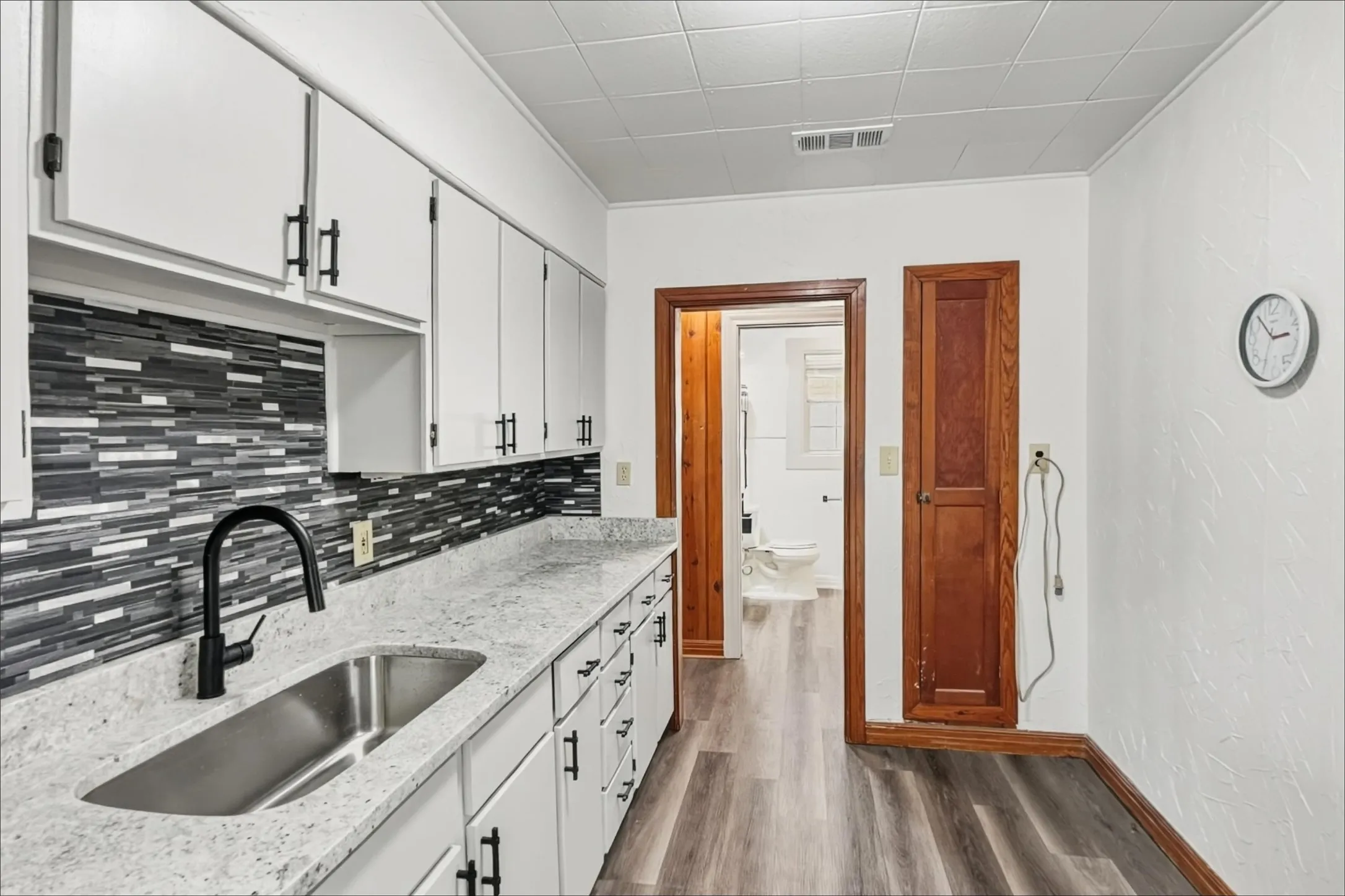 Single Family Residence For Rent in Tarrant County , 3624 Frazier Avenue, Fort Worth, Texas 76110, 2 Bedroom, 1 Bathroom, 1 Garage spaces, 796 Sqft, built in 1939, mls#21363357, Real Estate Agent in Fort Worth, Homes For Rent in Tarrant county, Homes For Rent in Fort Worth, Realtor in Fort Worth Texas, Real Estate Brokerage Independent Realty Texas, Luminita Cordes Realtor