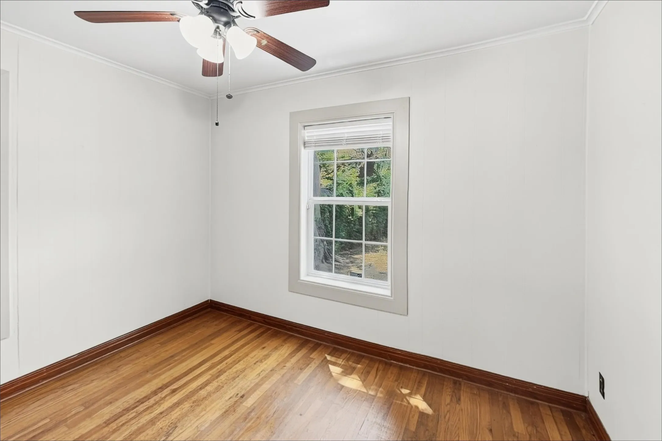 Single Family Residence For Rent in Tarrant County , 3624 Frazier Avenue, Fort Worth, Texas 76110, 2 Bedroom, 1 Bathroom, 1 Garage spaces, 796 Sqft, built in 1939, mls#21363357, Real Estate Agent in Fort Worth, Homes For Rent in Tarrant county, Homes For Rent in Fort Worth, Realtor in Fort Worth Texas, Real Estate Brokerage Independent Realty Texas, Luminita Cordes Realtor