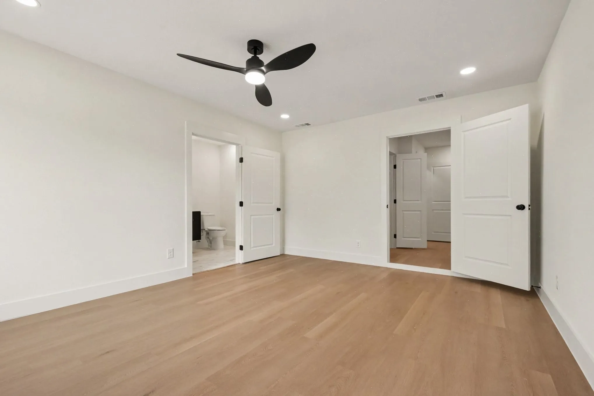 Single Family Residence For Sale in Dallas County , 3110 Dupree Street, Irving, Texas 75062, 4 Bedroom, 3 Bathroom, Garage spaces, 1,999 Sqft, built in 1961, mls#21362435, Real Estate Agent in Irving, Homes For Sale in Dallas county, Homes For Sale in Irving, Realtor in Irving Texas, Real Estate Brokerage Independent Realty Texas, Luminita Cordes Realtor