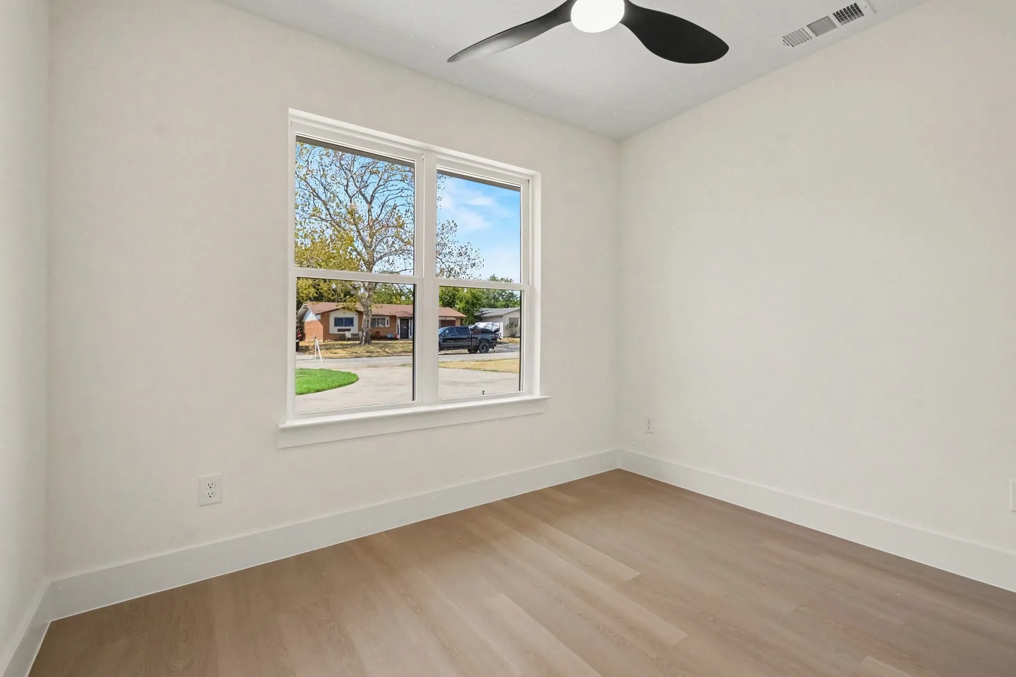 Single Family Residence For Sale in Dallas County , 3110 Dupree Street, Irving, Texas 75062, 4 Bedroom, 3 Bathroom, Garage spaces, 1,999 Sqft, built in 1961, mls#21362435, Real Estate Agent in Irving, Homes For Sale in Dallas county, Homes For Sale in Irving, Realtor in Irving Texas, Real Estate Brokerage Independent Realty Texas, Luminita Cordes Realtor