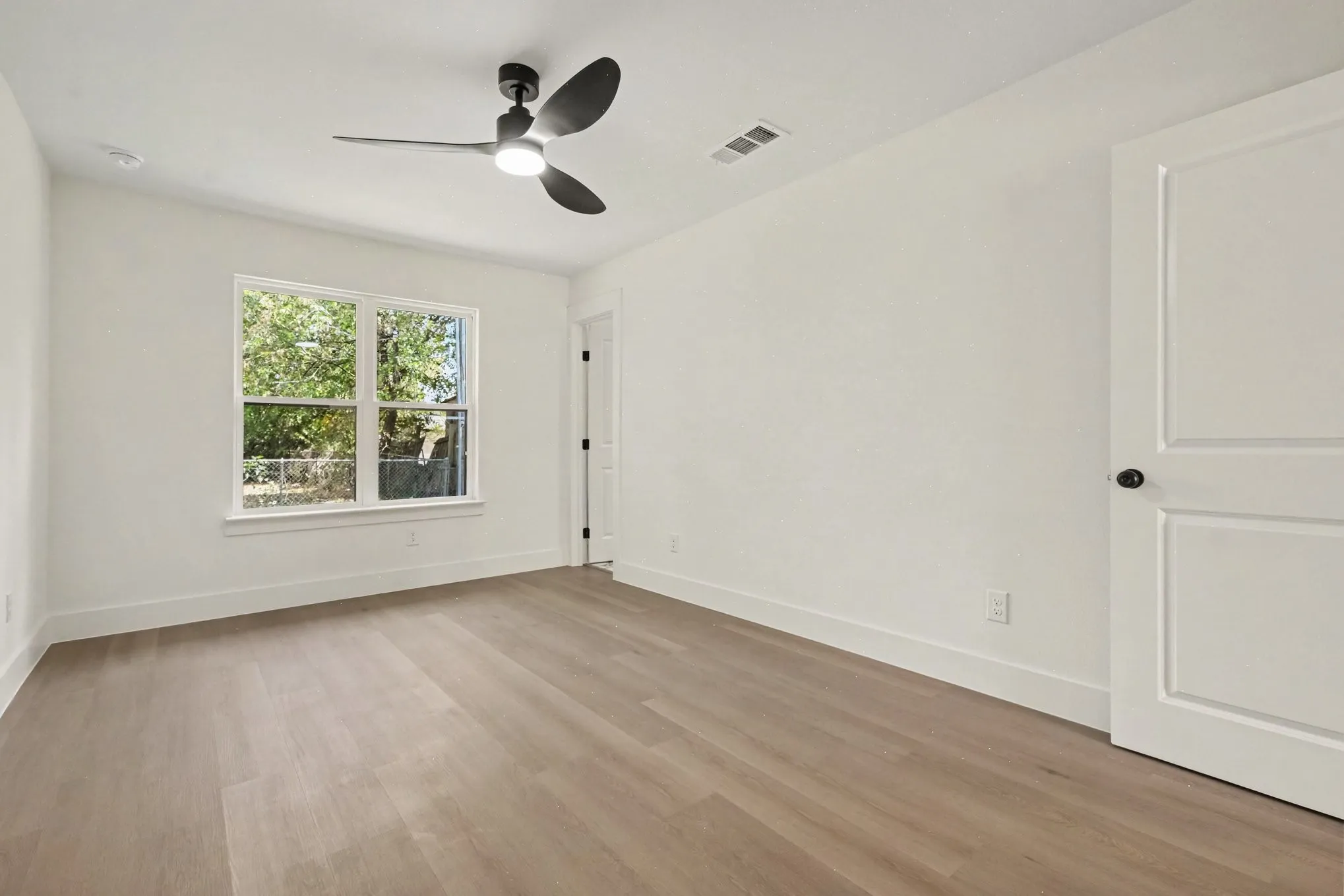 Single Family Residence For Sale in Dallas County , 3110 Dupree Street, Irving, Texas 75062, 4 Bedroom, 3 Bathroom, Garage spaces, 1,999 Sqft, built in 1961, mls#21362435, Real Estate Agent in Irving, Homes For Sale in Dallas county, Homes For Sale in Irving, Realtor in Irving Texas, Real Estate Brokerage Independent Realty Texas, Luminita Cordes Realtor