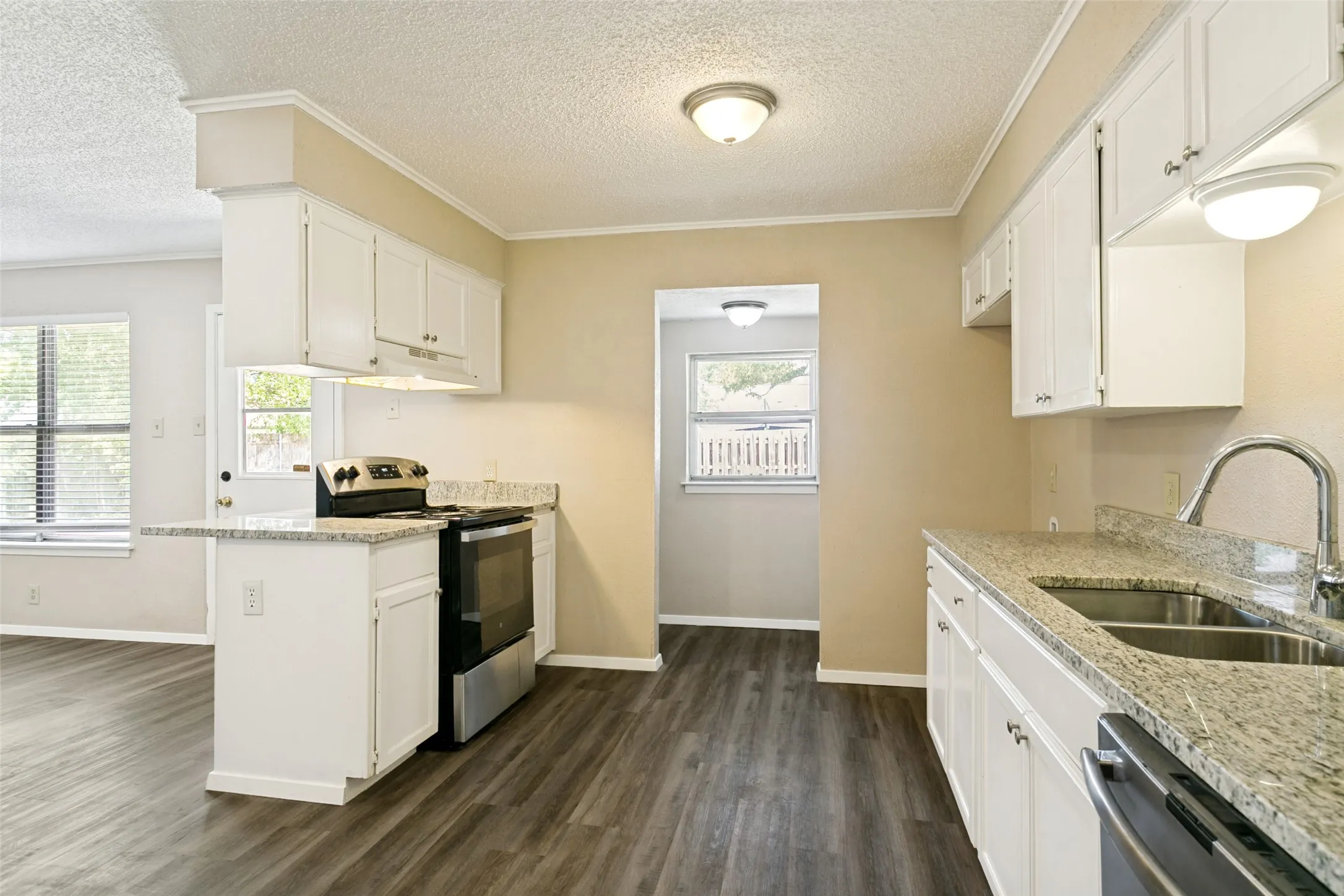 Single Family Residence For Sale in Tarrant County , 3008 Highgate Lane, Bedford, Texas 76021, 3 Bedroom, 2 Bathroom, 2 Garage spaces, 1,602 Sqft, built in 1978, mls#21363273, Real Estate Agent in Bedford, Homes For Sale in Tarrant county, Homes For Sale in Bedford, Realtor in Bedford Texas, Real Estate Brokerage Independent Realty Texas, Luminita Cordes Realtor