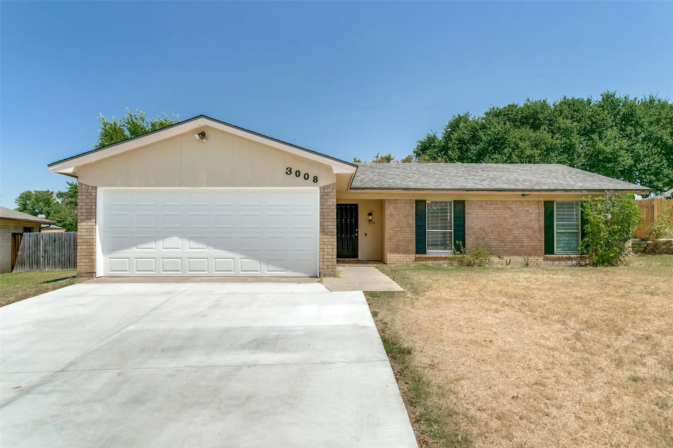 Single Family Residence For Sale in Tarrant County , 3008 Highgate Lane, Bedford, Texas 76021, 3 Bedroom, 2 Bathroom, 2 Garage spaces, 1,602 Sqft, built in 1978, mls#21363273, Real Estate Agent in Bedford, Homes For Sale in Tarrant county, Homes For Sale in Bedford, Realtor in Bedford Texas, Real Estate Brokerage Independent Realty Texas, Luminita Cordes Realtor