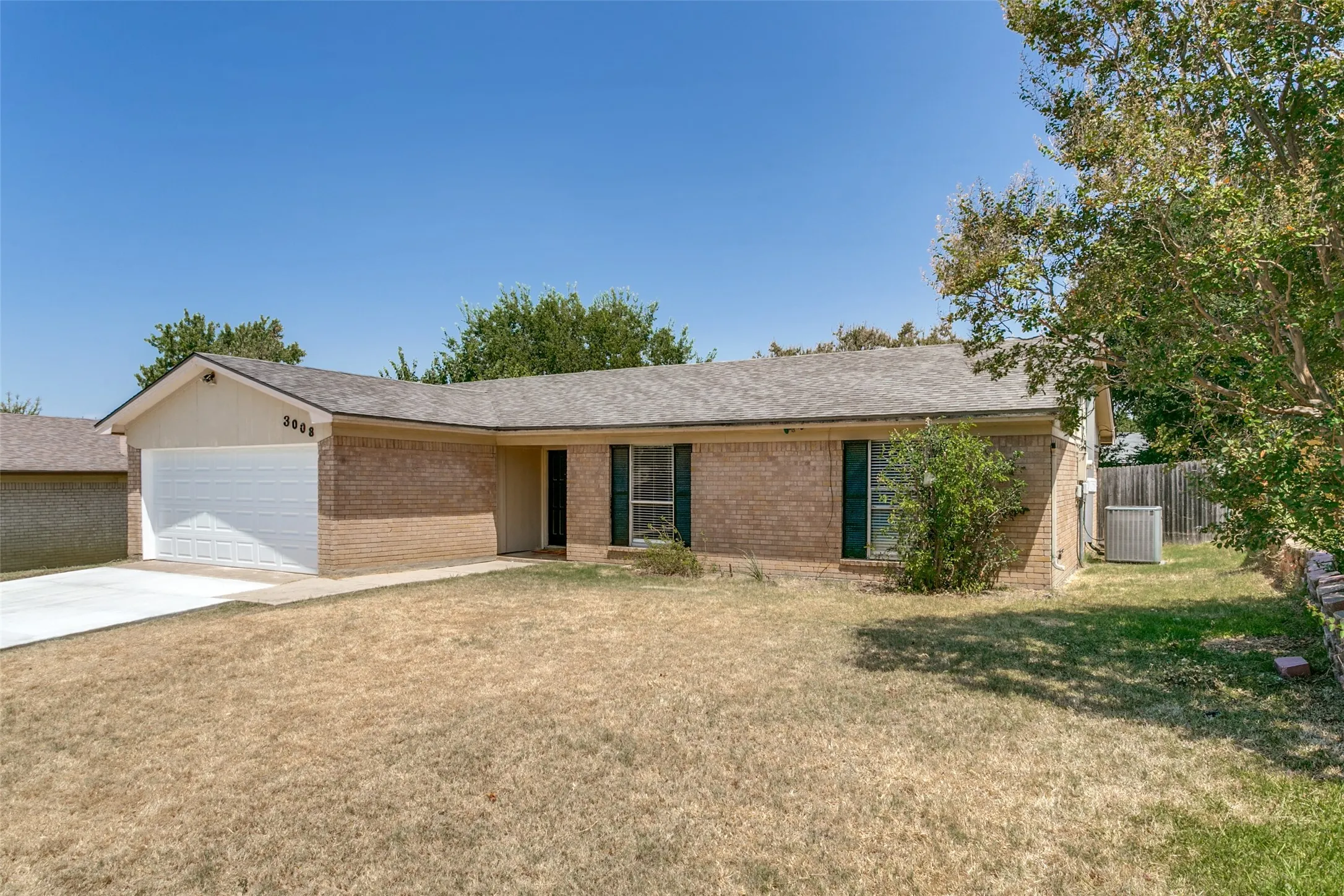 Single Family Residence For Sale in Tarrant County , 3008 Highgate Lane, Bedford, Texas 76021, 3 Bedroom, 2 Bathroom, 2 Garage spaces, 1,602 Sqft, built in 1978, mls#21363273, Real Estate Agent in Bedford, Homes For Sale in Tarrant county, Homes For Sale in Bedford, Realtor in Bedford Texas, Real Estate Brokerage Independent Realty Texas, Luminita Cordes Realtor