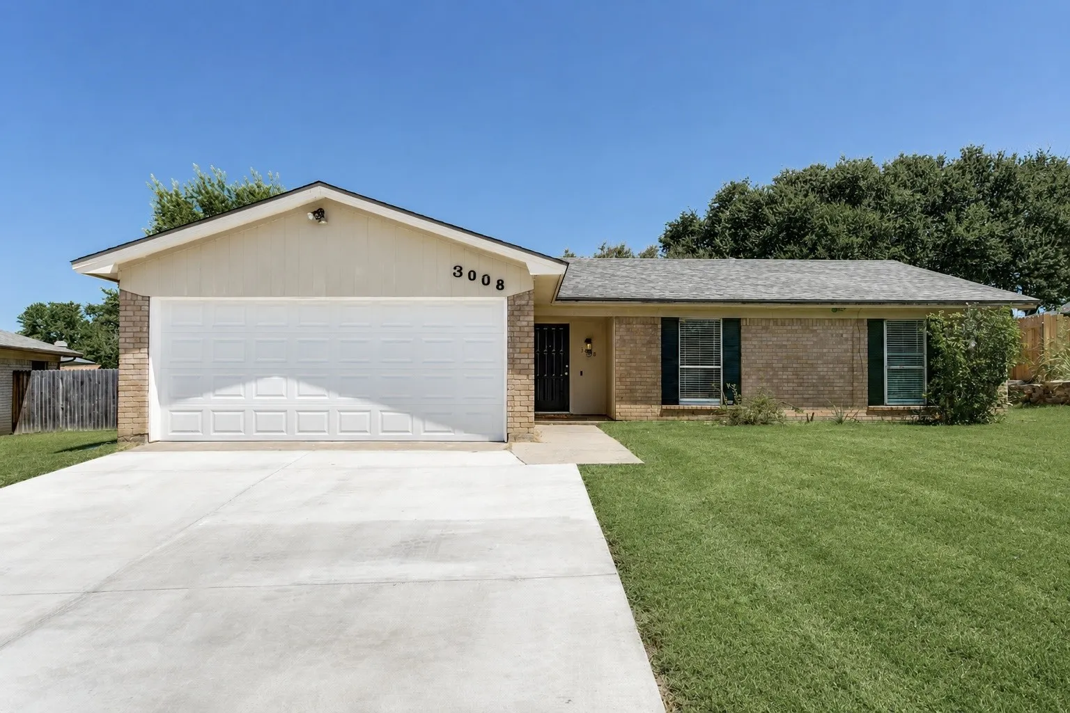 Single Family Residence For Sale in Tarrant County , 3008 Highgate Lane, Bedford, Texas 76021, 3 Bedroom, 2 Bathroom, 2 Garage spaces, 1,602 Sqft, built in 1978, mls#21363273, Real Estate Agent in Bedford, Homes For Sale in Tarrant county, Homes For Sale in Bedford, Realtor in Bedford Texas, Real Estate Brokerage Independent Realty Texas, Luminita Cordes Realtor