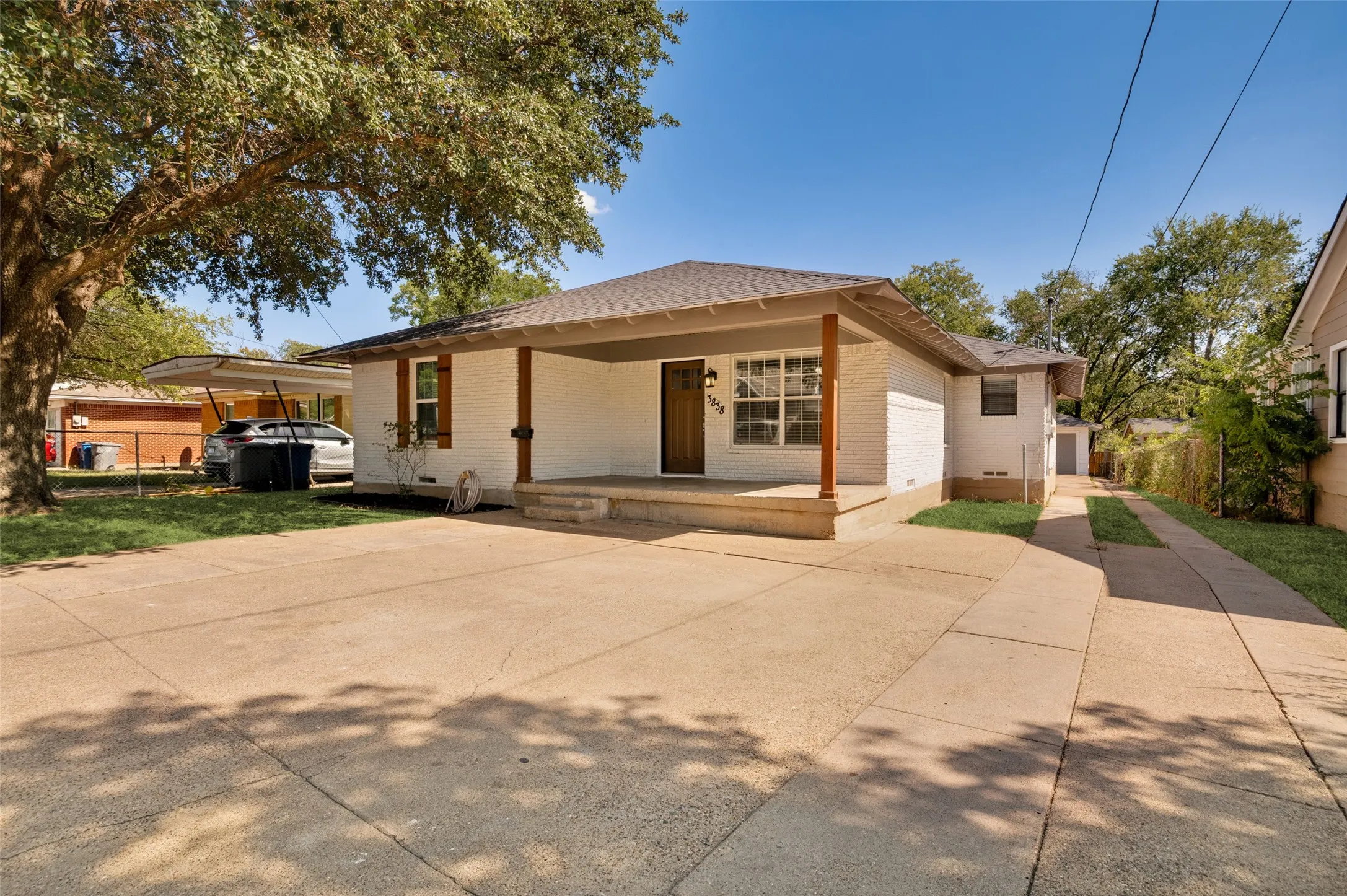 Single Family Residence For Sale in Dallas County , 3838 Dutton Drive, Dallas, Texas 75211, 4 Bedroom, 2 Bathroom, 1 Garage spaces, 1,976 Sqft, built in 1956, mls#21363359, Real Estate Agent in Dallas, Homes For Sale in Dallas county, Homes For Sale in Dallas, Realtor in Dallas Texas, Real Estate Brokerage Independent Realty Texas, Luminita Cordes Realtor