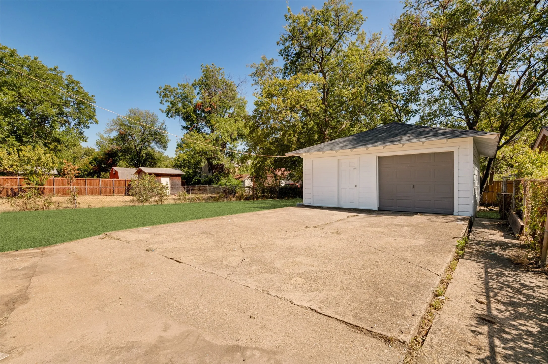Single Family Residence For Sale in Dallas County , 3838 Dutton Drive, Dallas, Texas 75211, 4 Bedroom, 2 Bathroom, 1 Garage spaces, 1,976 Sqft, built in 1956, mls#21363359, Real Estate Agent in Dallas, Homes For Sale in Dallas county, Homes For Sale in Dallas, Realtor in Dallas Texas, Real Estate Brokerage Independent Realty Texas, Luminita Cordes Realtor